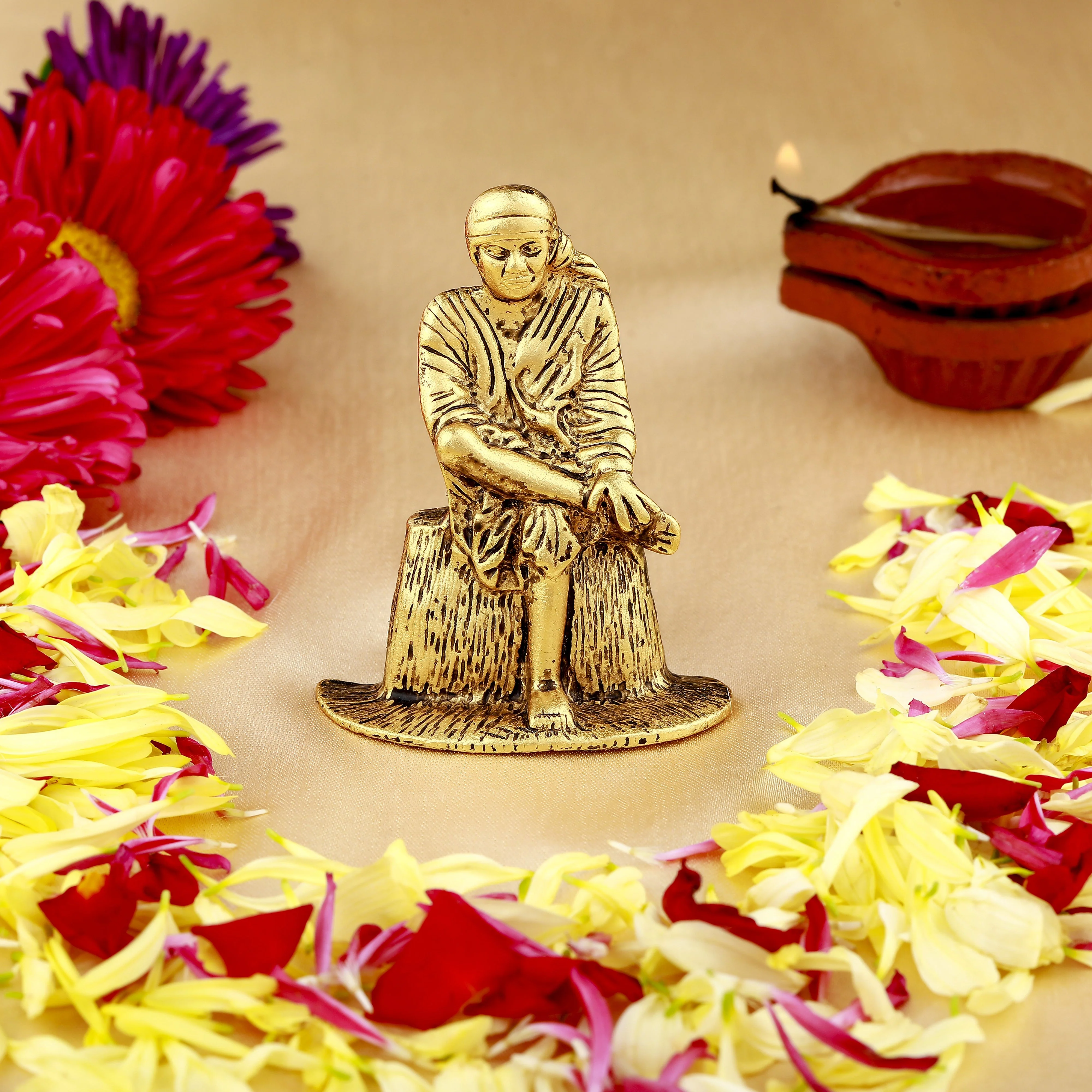 Estele Gold-Plated Antique Divine Shirdi Sai Baba Idol For Pooja/Gifts/Car Decor. - Image 7