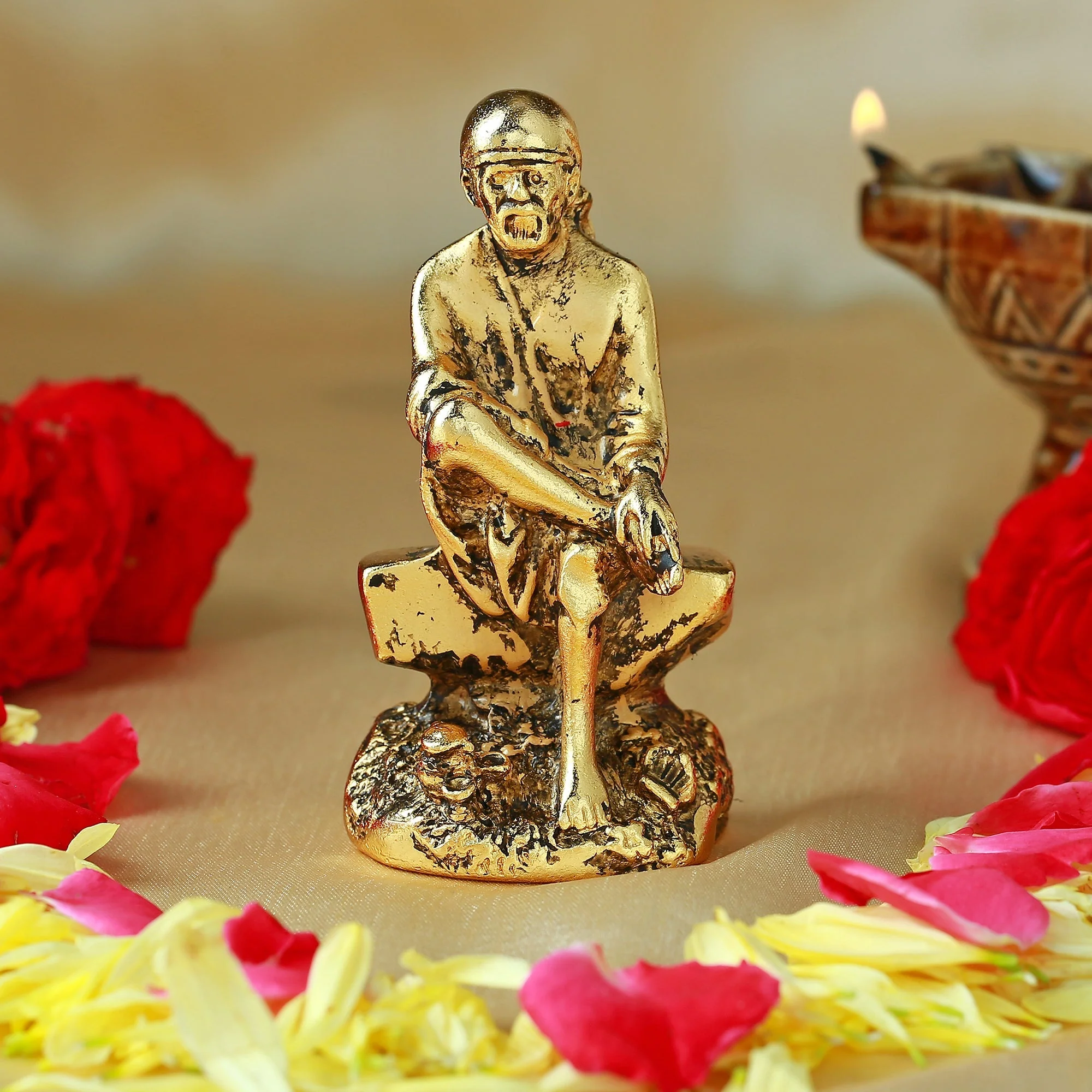 Estele Gold-Plated Antique Divine Shirdi Wale Sai Baba Idol For Pooja/Gifts/Car Decor.