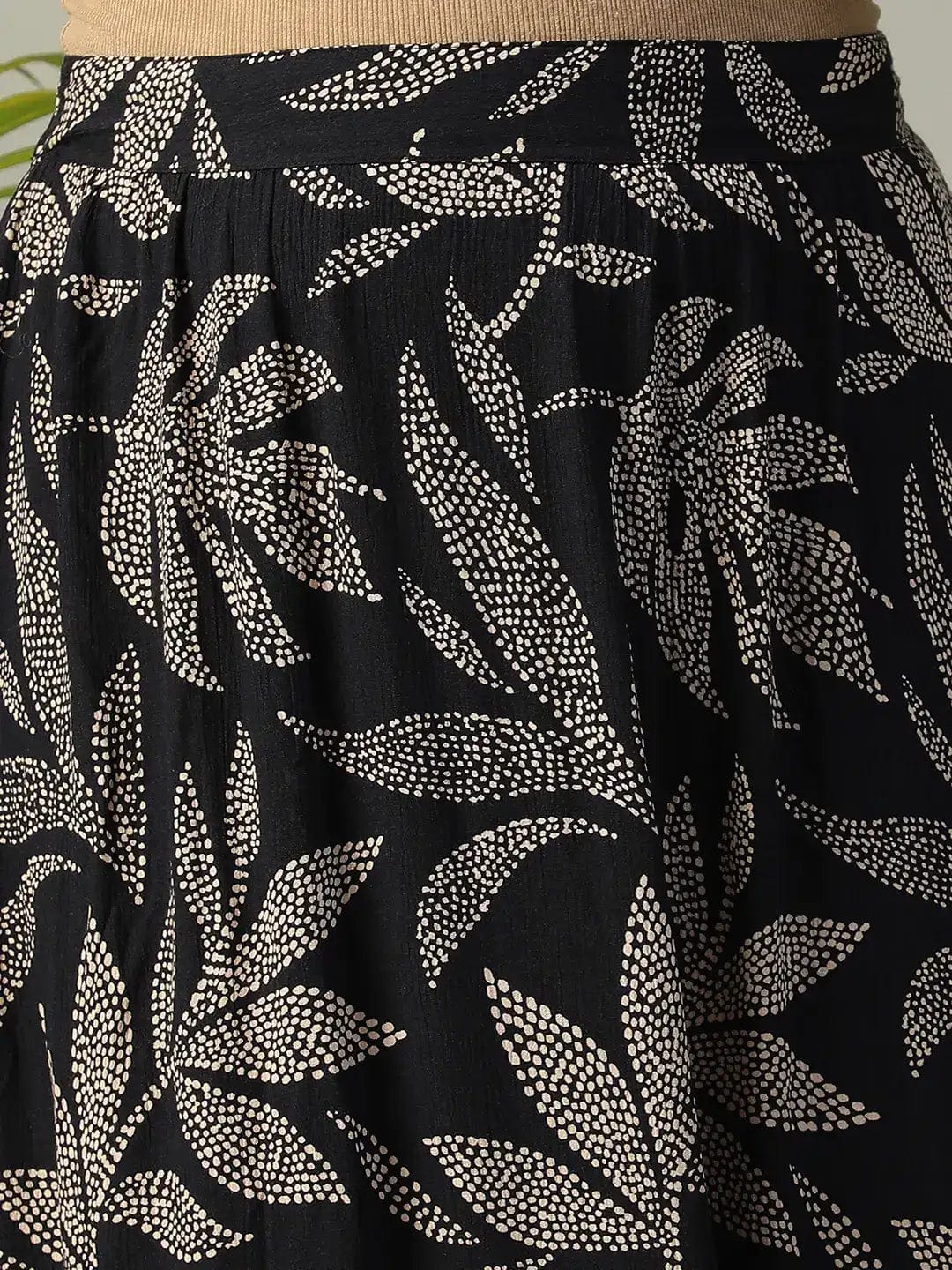 First Black Tropical rayon Print Elasticated Frill Detailed Long Flare Plus Size Skirt - Image 6