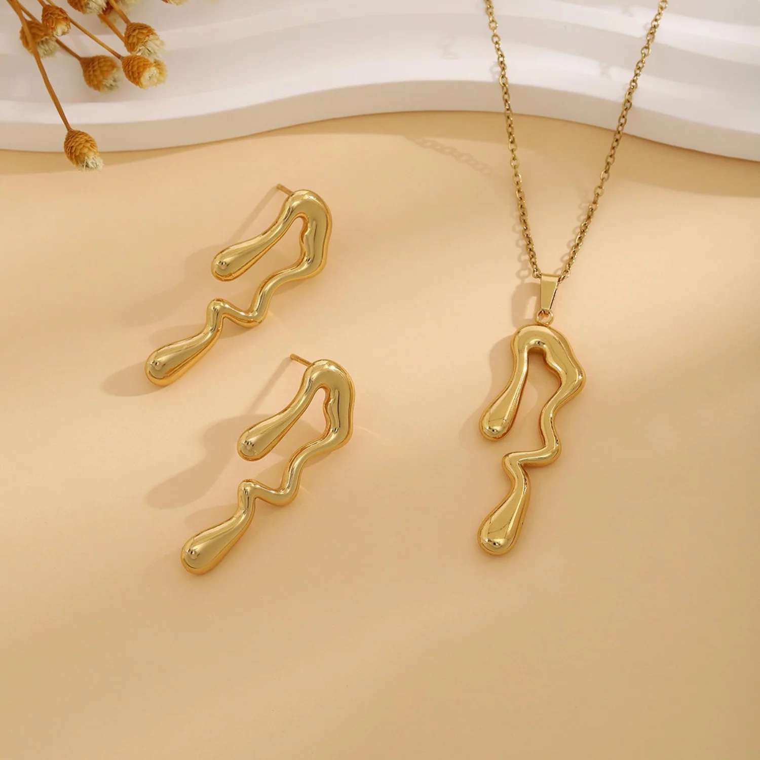 Fluid Line Necklace & Earring Set