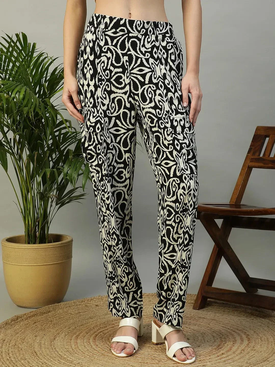 Formost Black Print Elasticated Crargo Style Women Pant