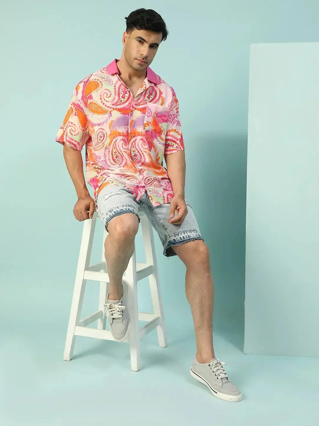 Fresh Paisley Print Multicolor Lapel Collar Short Sleeve Men Oversized Shirt - Image 2