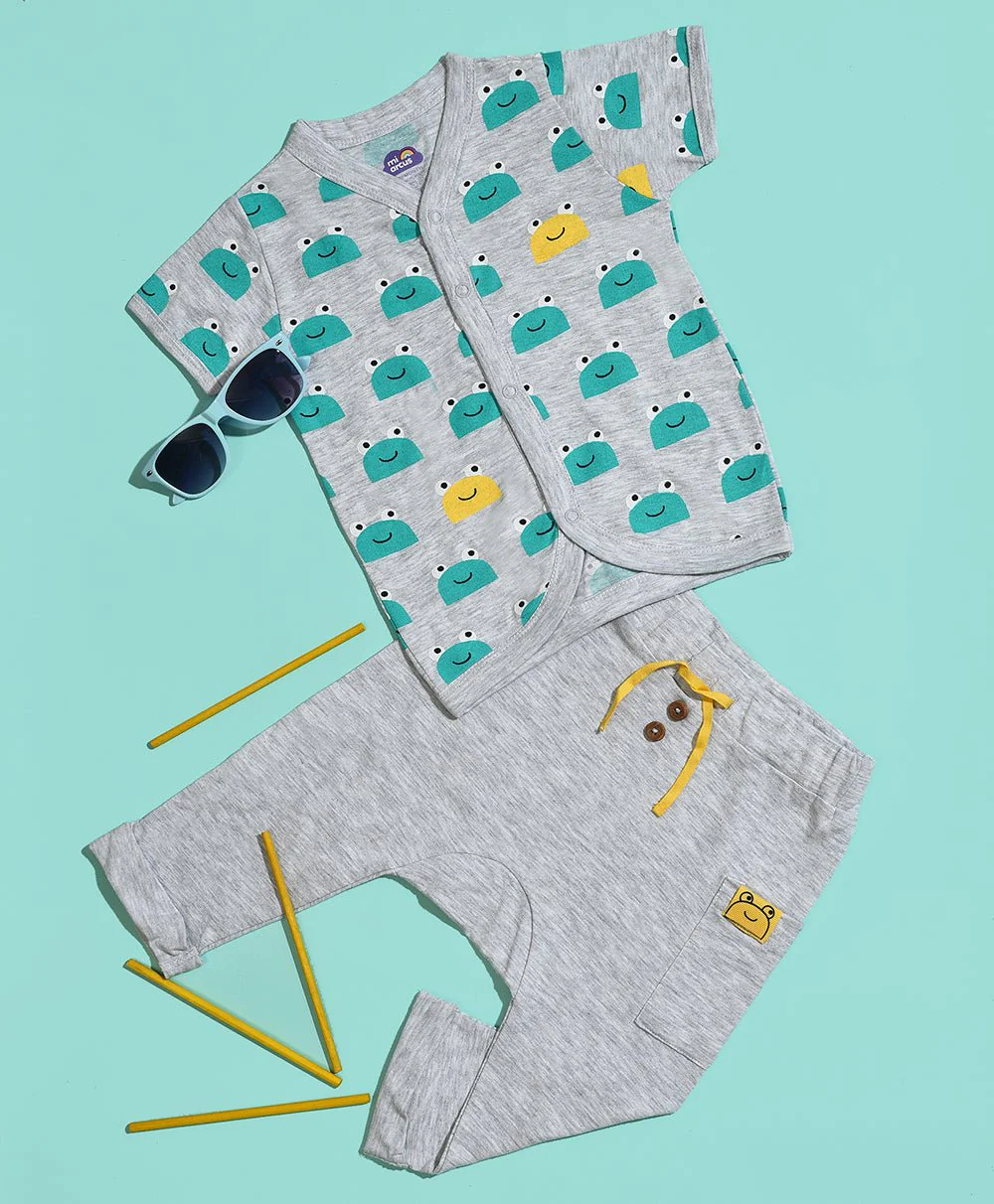 Frog Face Print Front Open Vest & Pyjama Set - Image 3