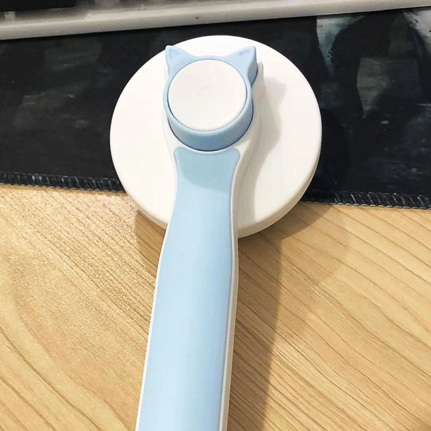 Frush: Furry Friend comb with Retractable Bristles - Image 9