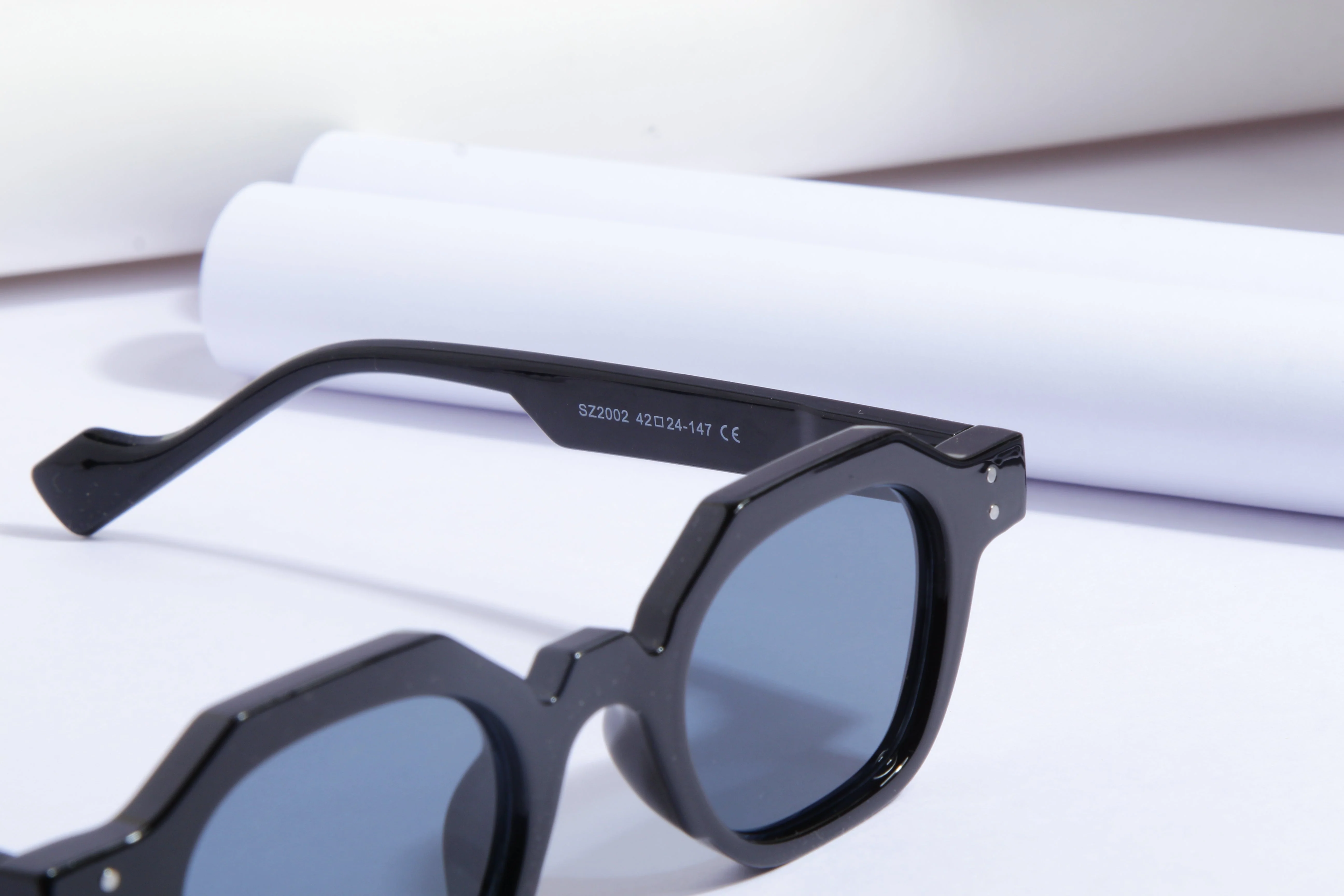 Full Black SZ 2002 Round Sunglasses - Image 12