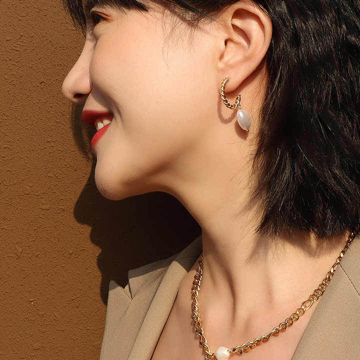 Geometric Heart Pearl Drop Hoop Earring - Image 5