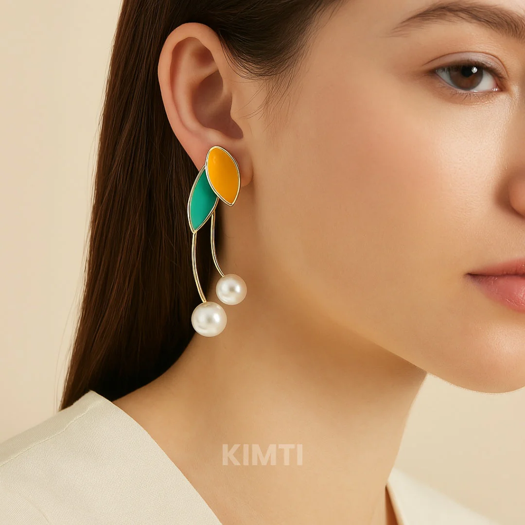 Glamour Glimpse Dangler Earring - Image 3