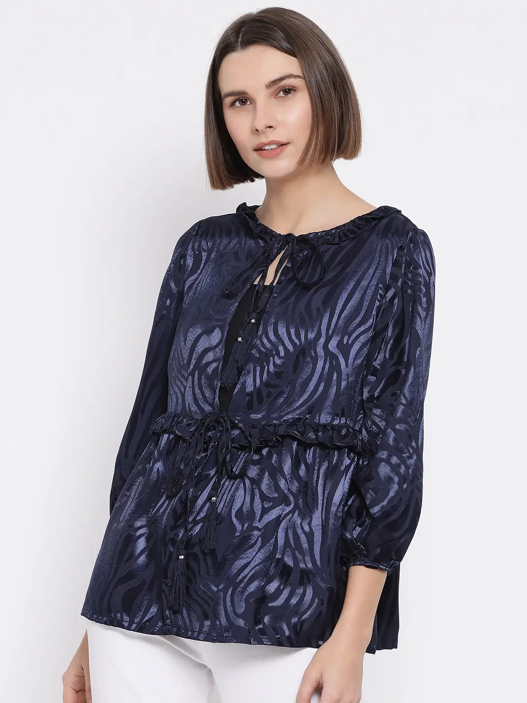 Glenton Graphic Shelly Women Shrug