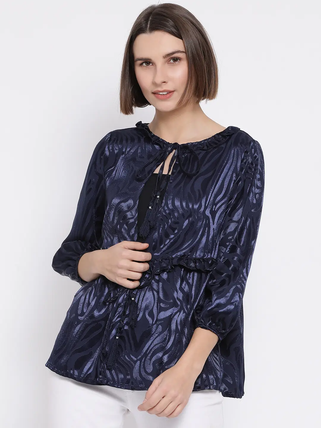 Glenton Graphic Shelly Women Shrug - Image 3