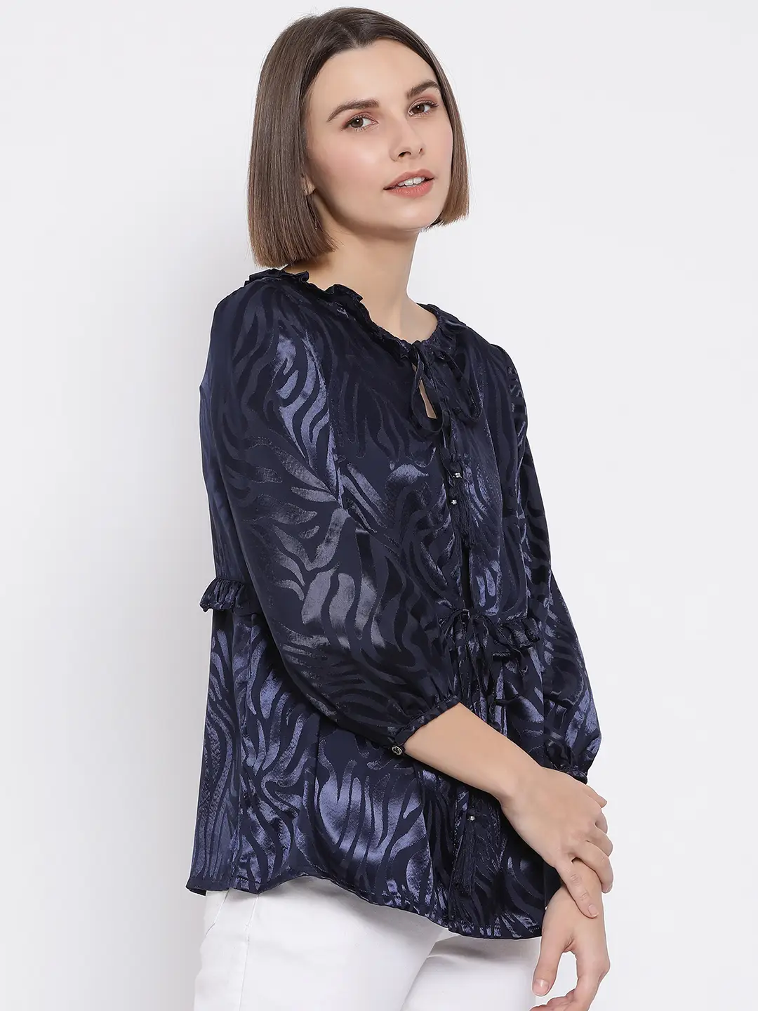 Glenton Graphic Shelly Women Shrug - Image 4