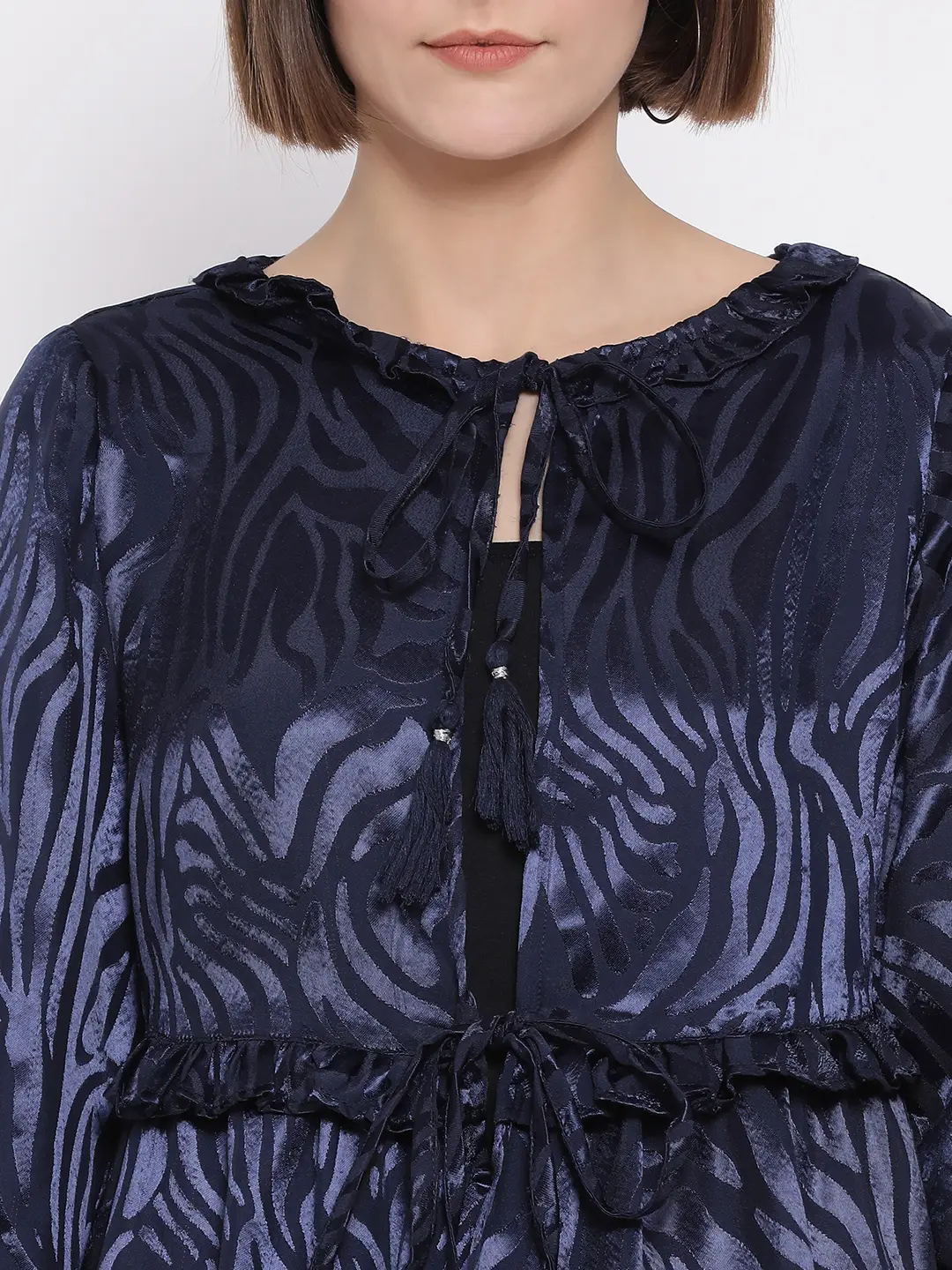 Glenton Graphic Shelly Women Shrug - Image 6