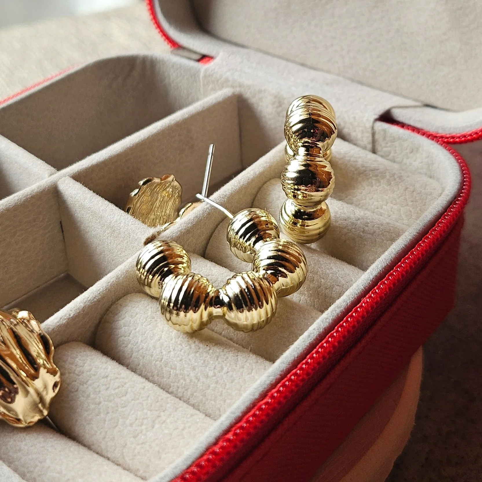 Gold Chunky Ribbed Hoop Earrings - Image 5