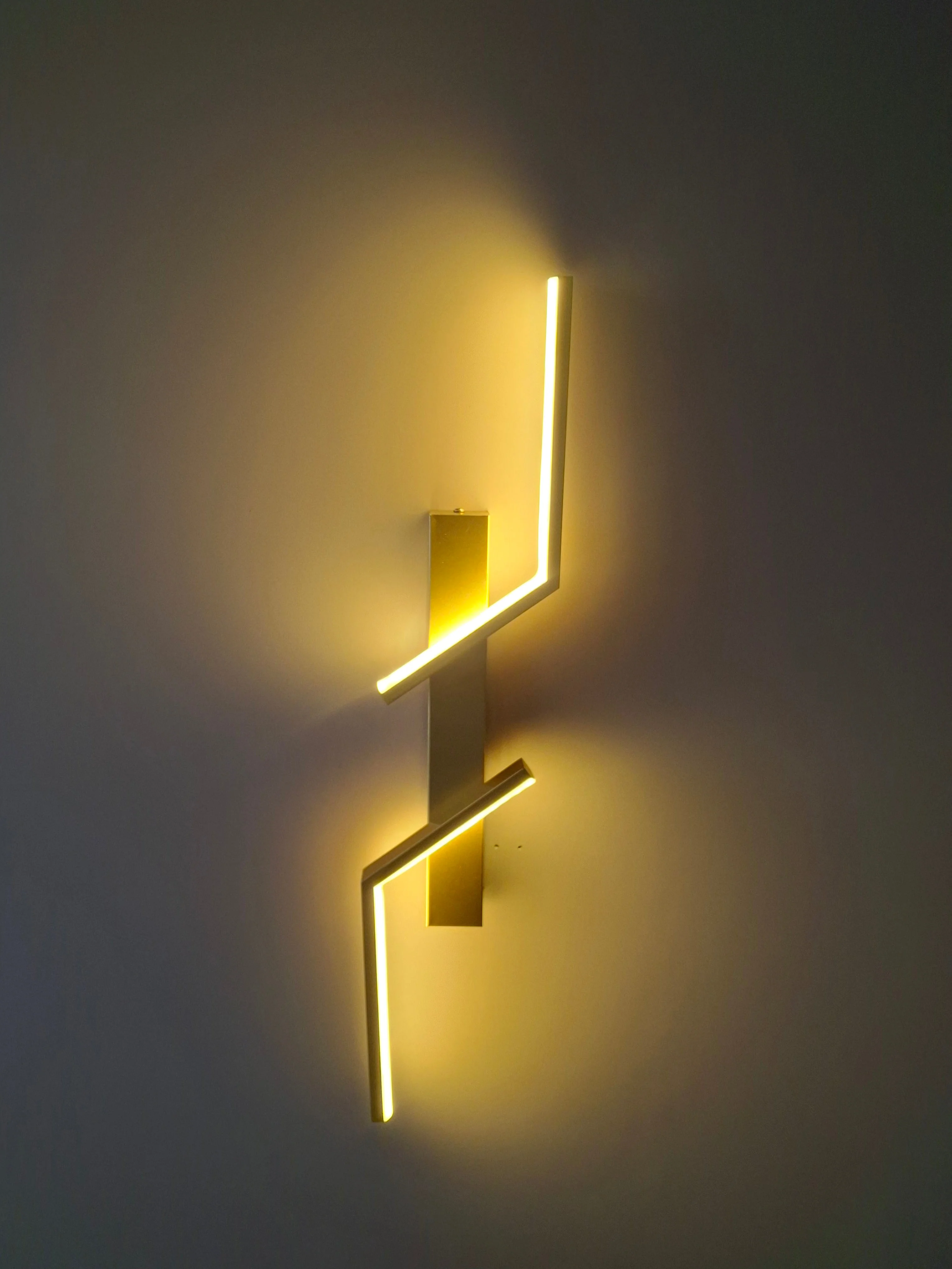 Gold Coated Long Zig Zac Wall Light - Image 10