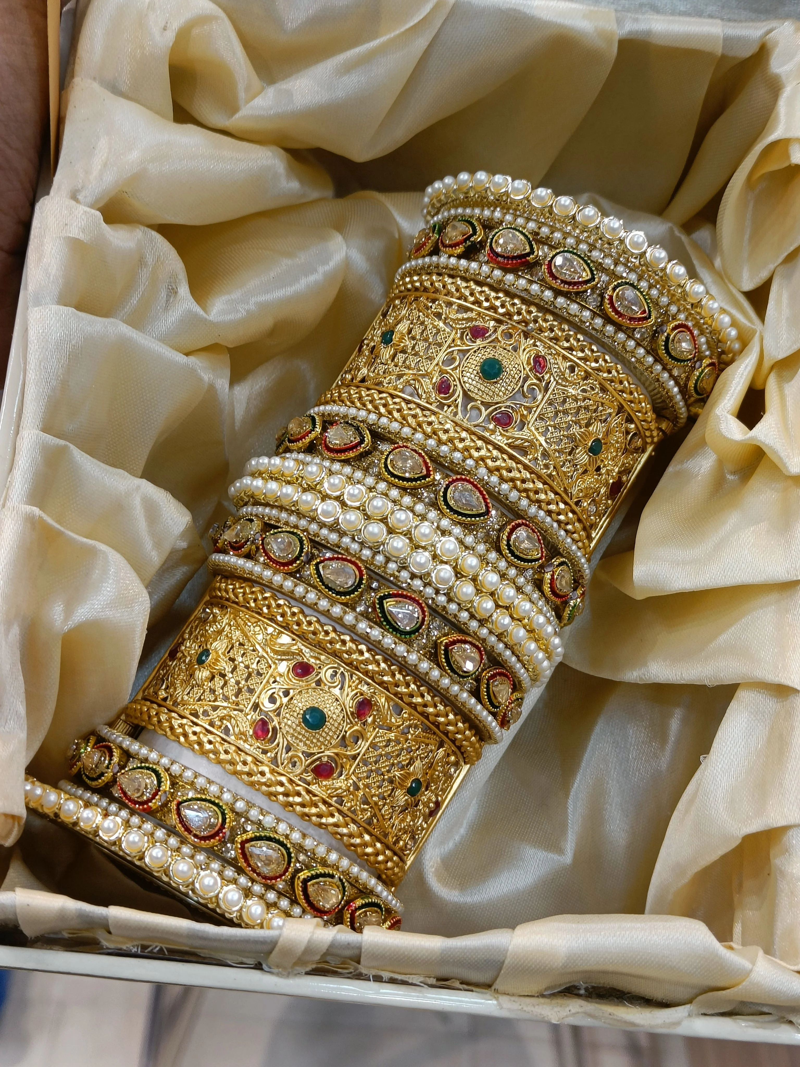 GOLD LOOK RAJWADI CHOODA - Image 3