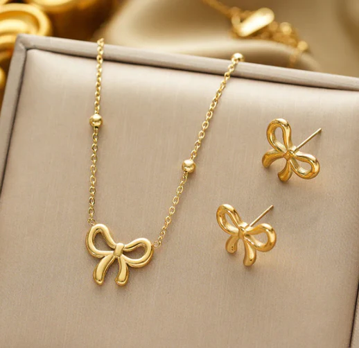 Gold Plated Anti Tarnish Bow Themed Jewellery Set - Image 4