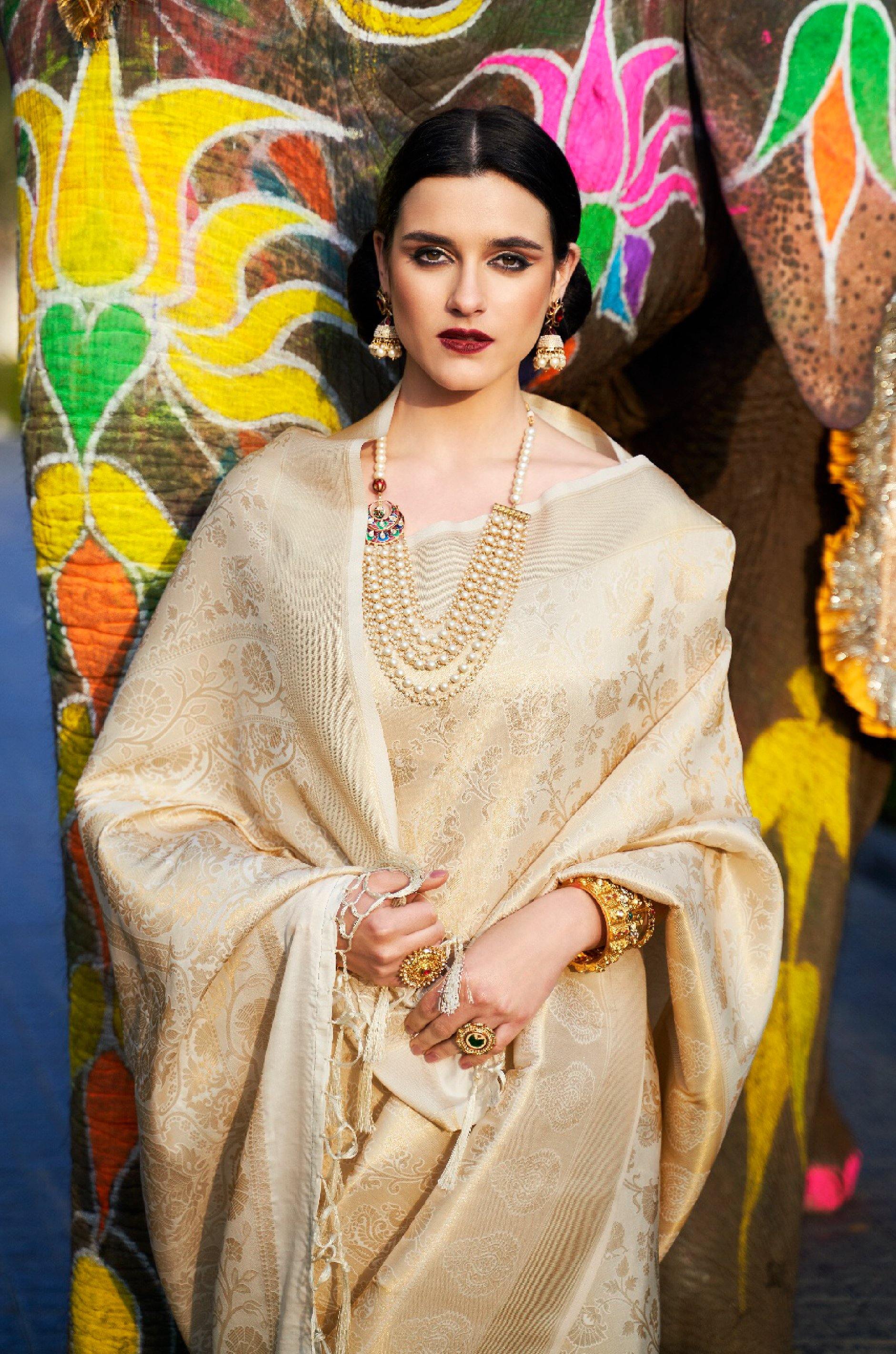 Golden Kanjivaram Silk Saree - Image 5