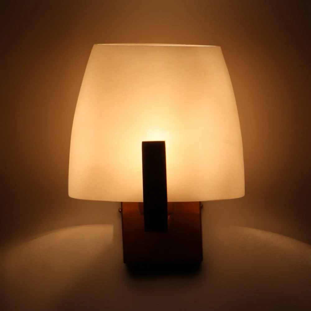 Golden Metal Wall Light - Image 3