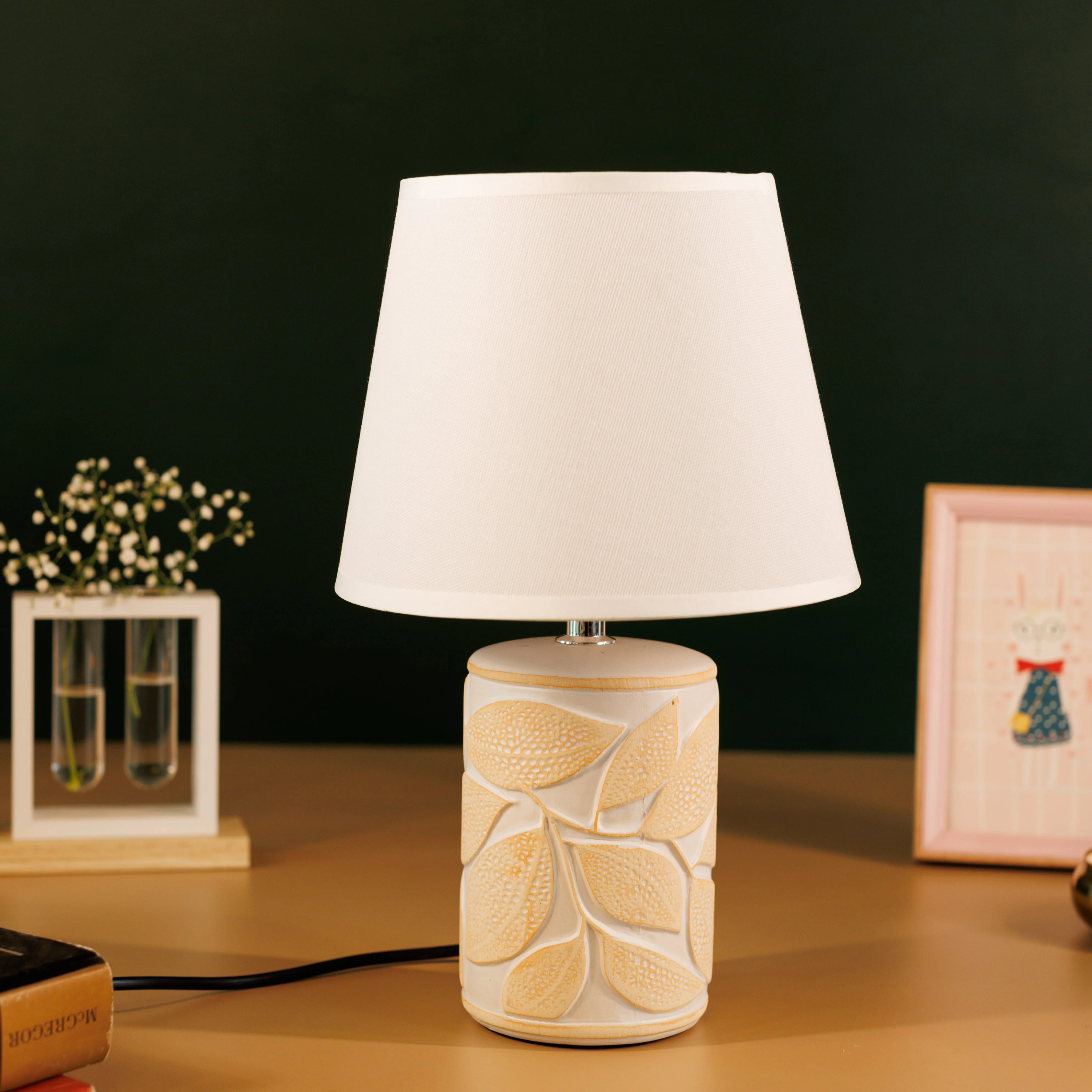 Green And White - Table Lamp - Two Tone Textured Leaf Motif - Image 3