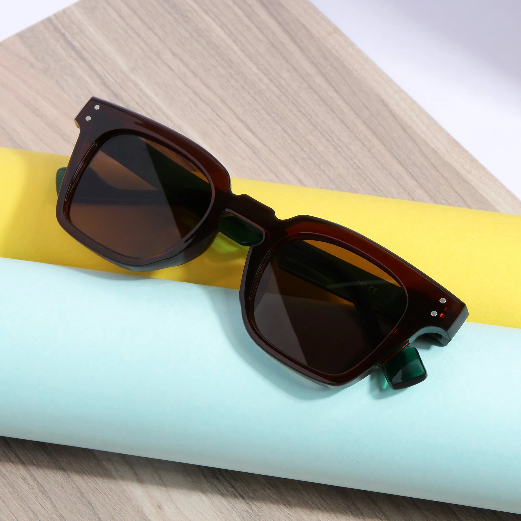Green Brown Brown SZ 2001 Square Sunglasses - Image 4