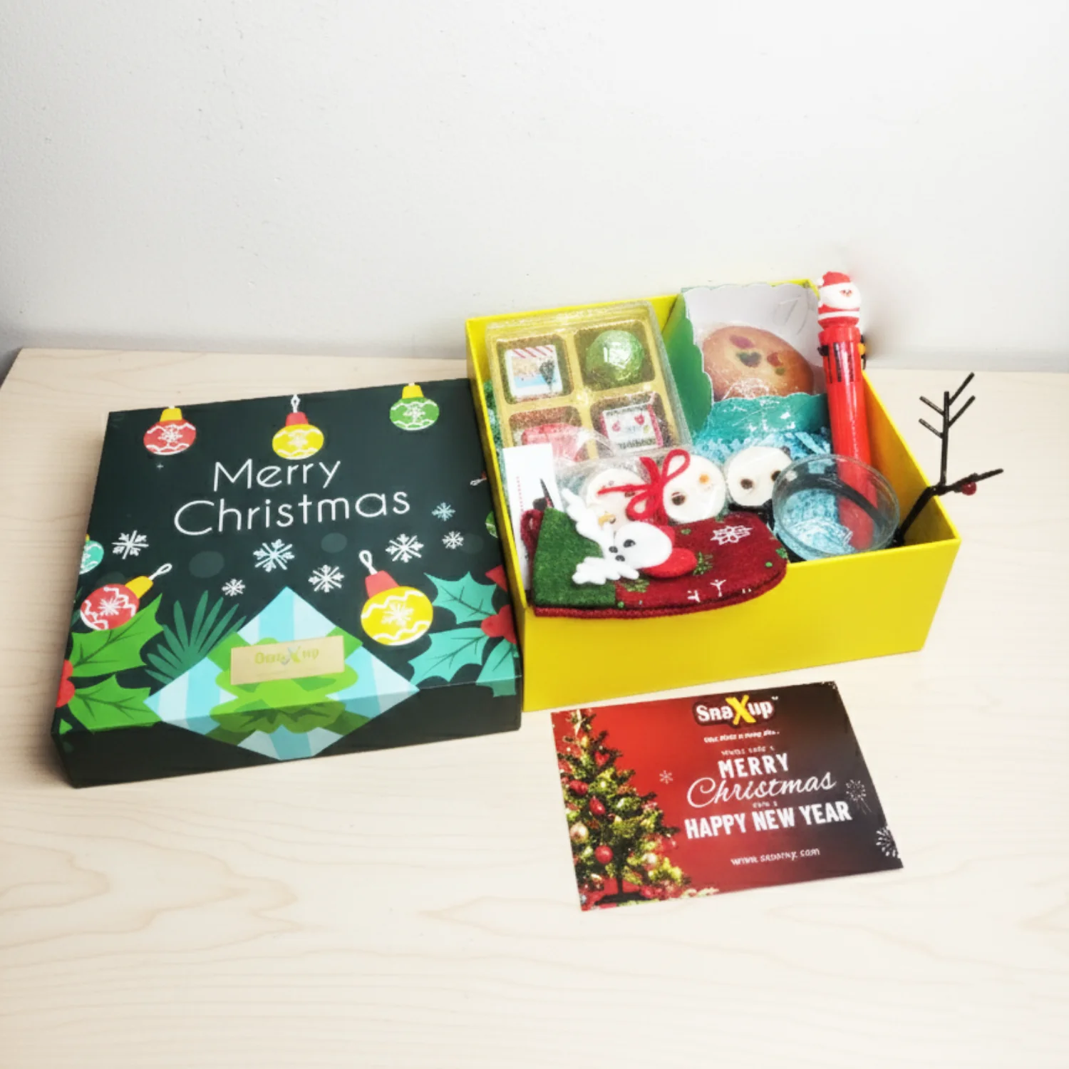 Green Christmas Box - Image 2