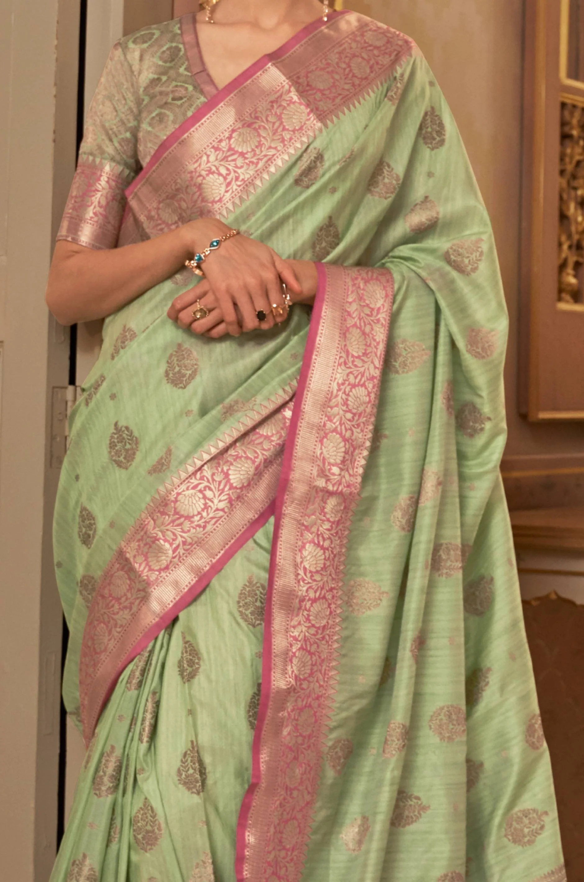 Green Woven Tussar Silk Saree - Image 3