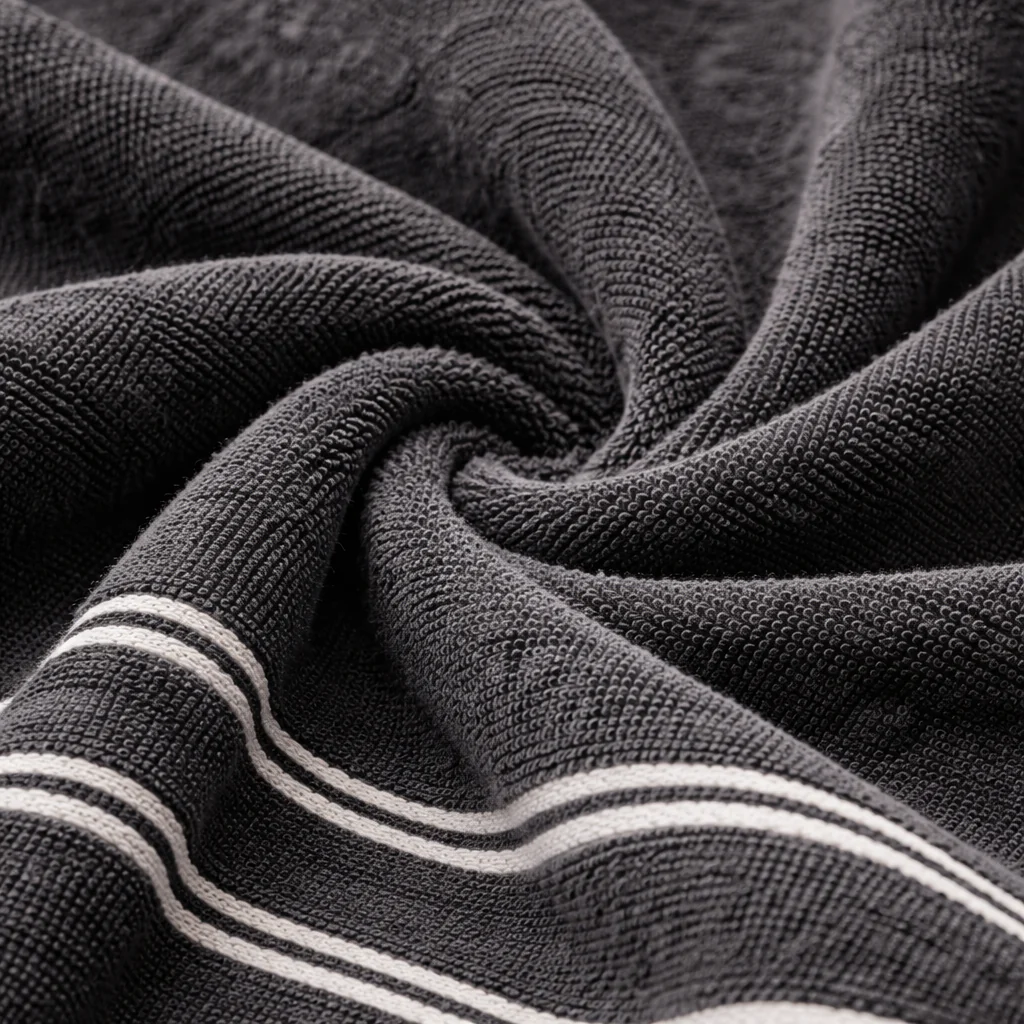 Grey Bath Towel – Soft Cotton Towel | Highly Absorbent & Quick Dry | Premium Bathroom Towel | Skin-Friendly & Durable - Image 2