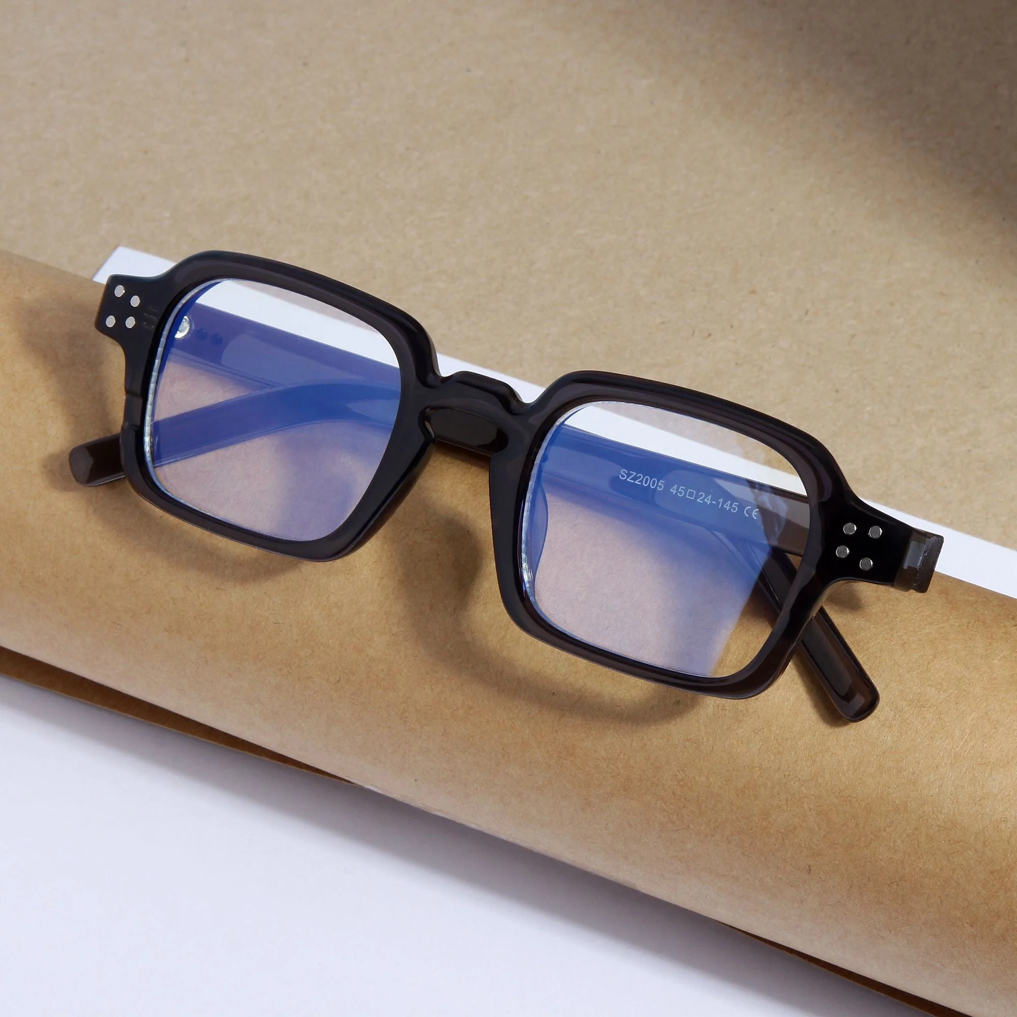 Grey Clear SZ 2005 Square Sunglasses - Image 4