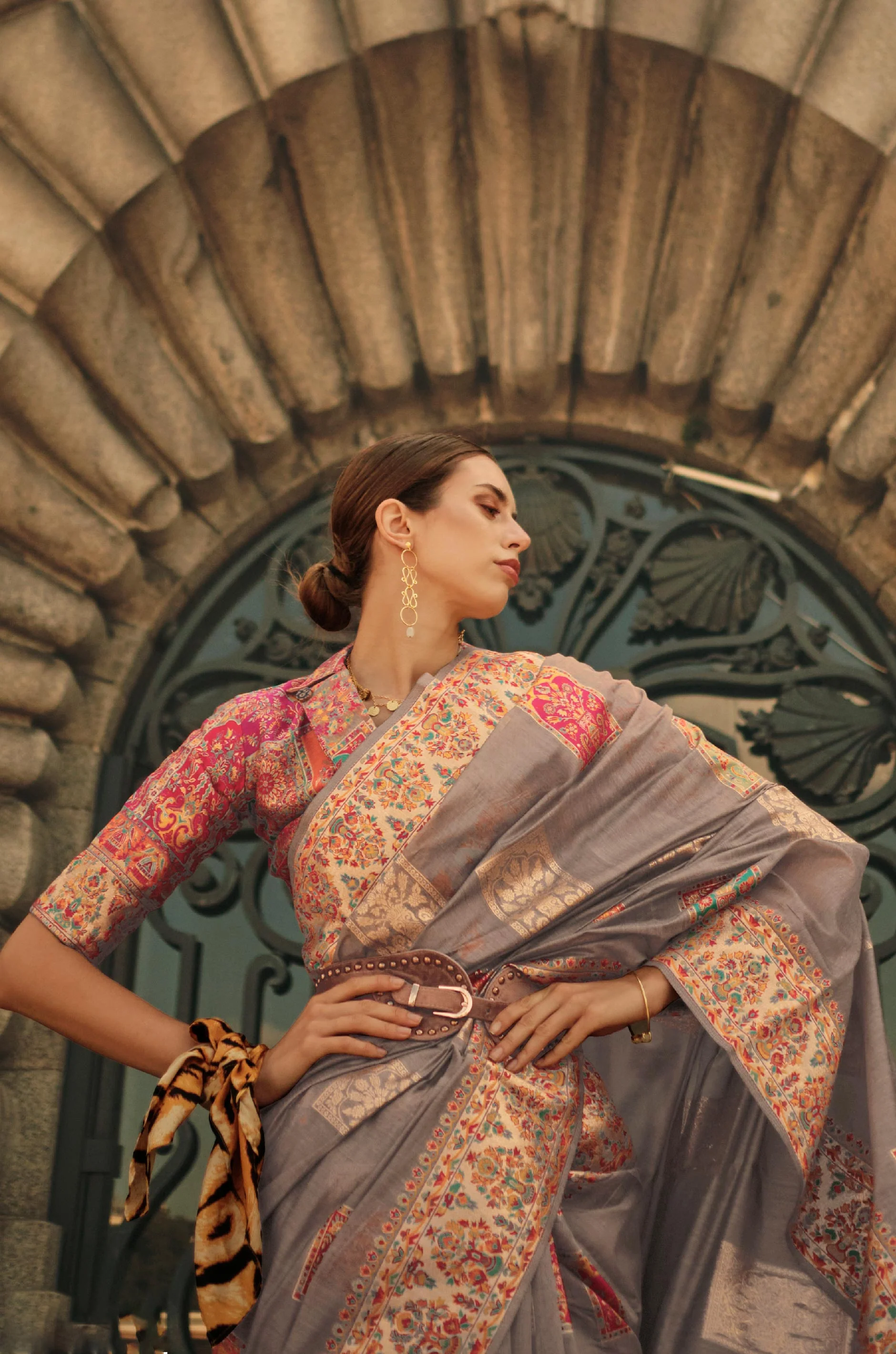 Grey Kashmiri Modal Silk Saree - Image 2