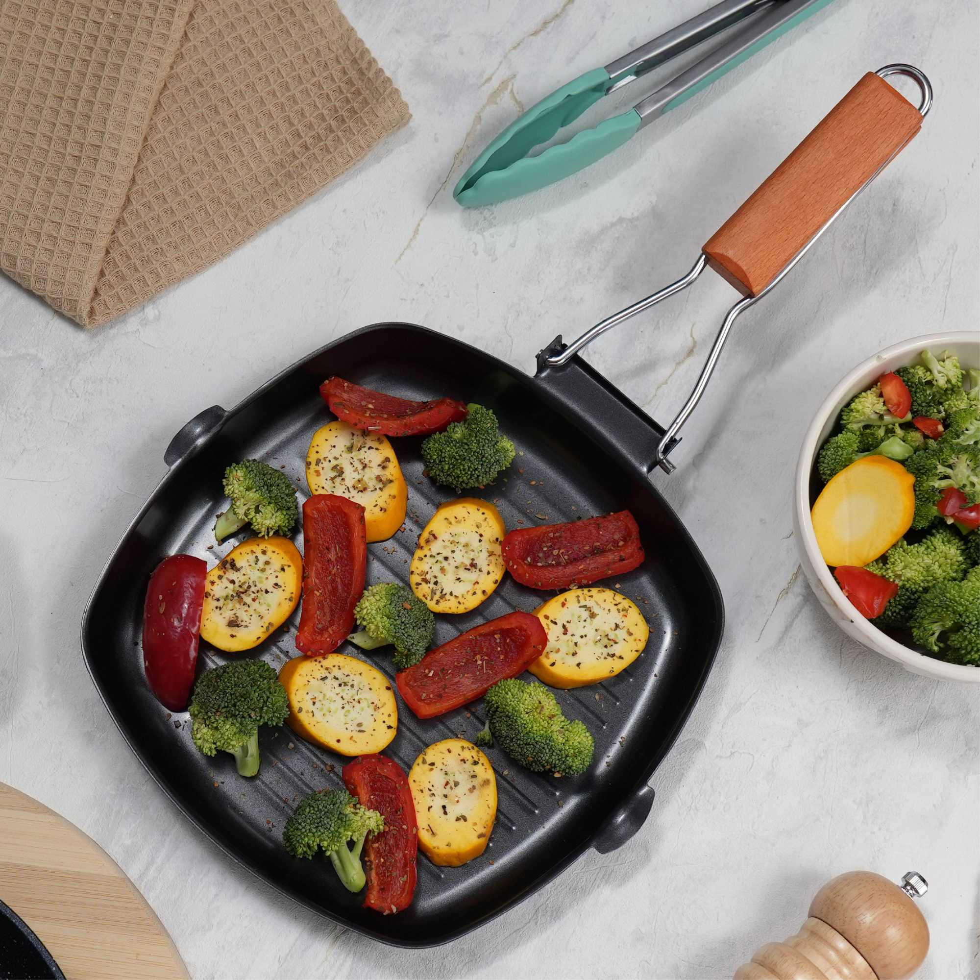 Grill Pan With Collapsible Handle