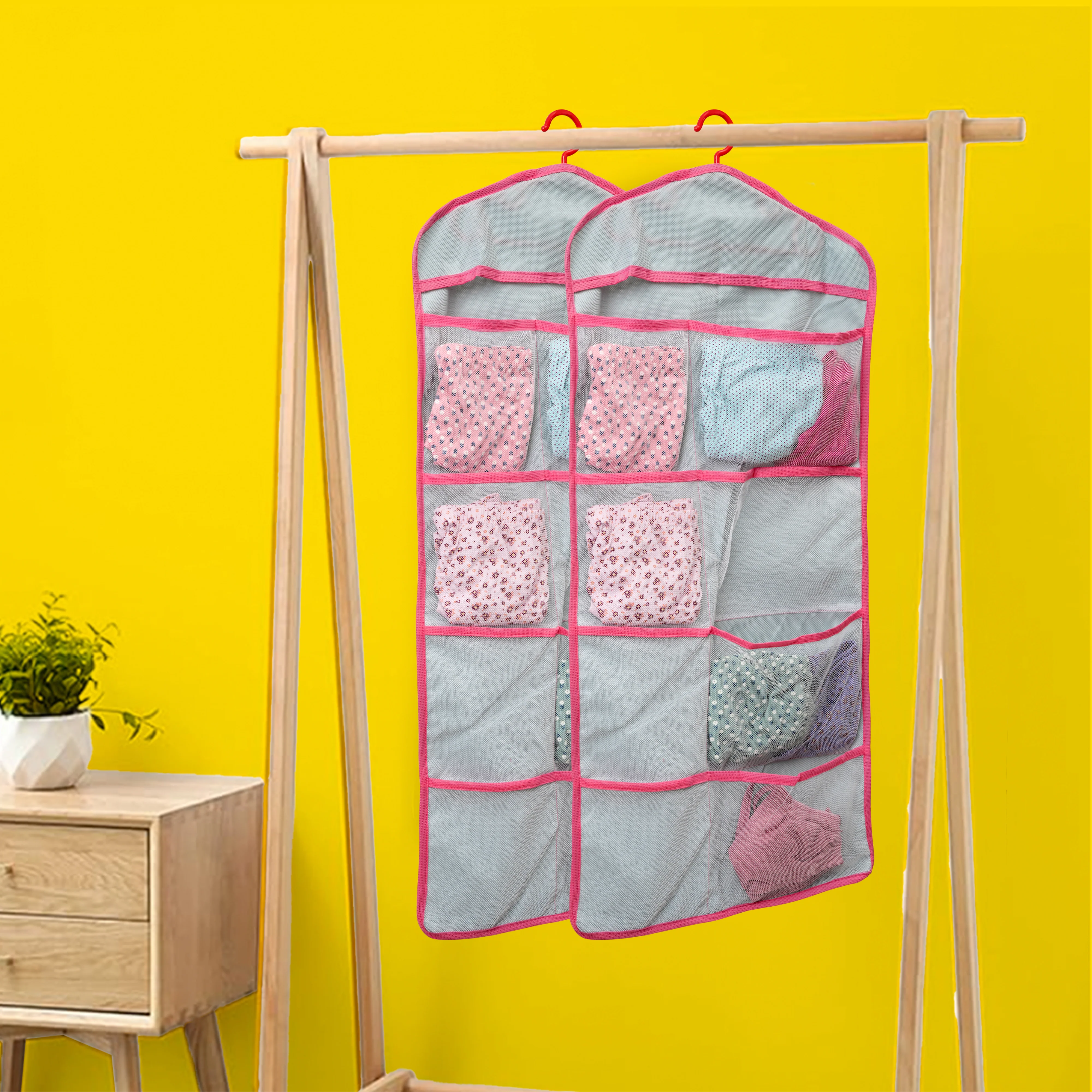 Hanging 20-Pocket Lingerie Organiser - Image 3