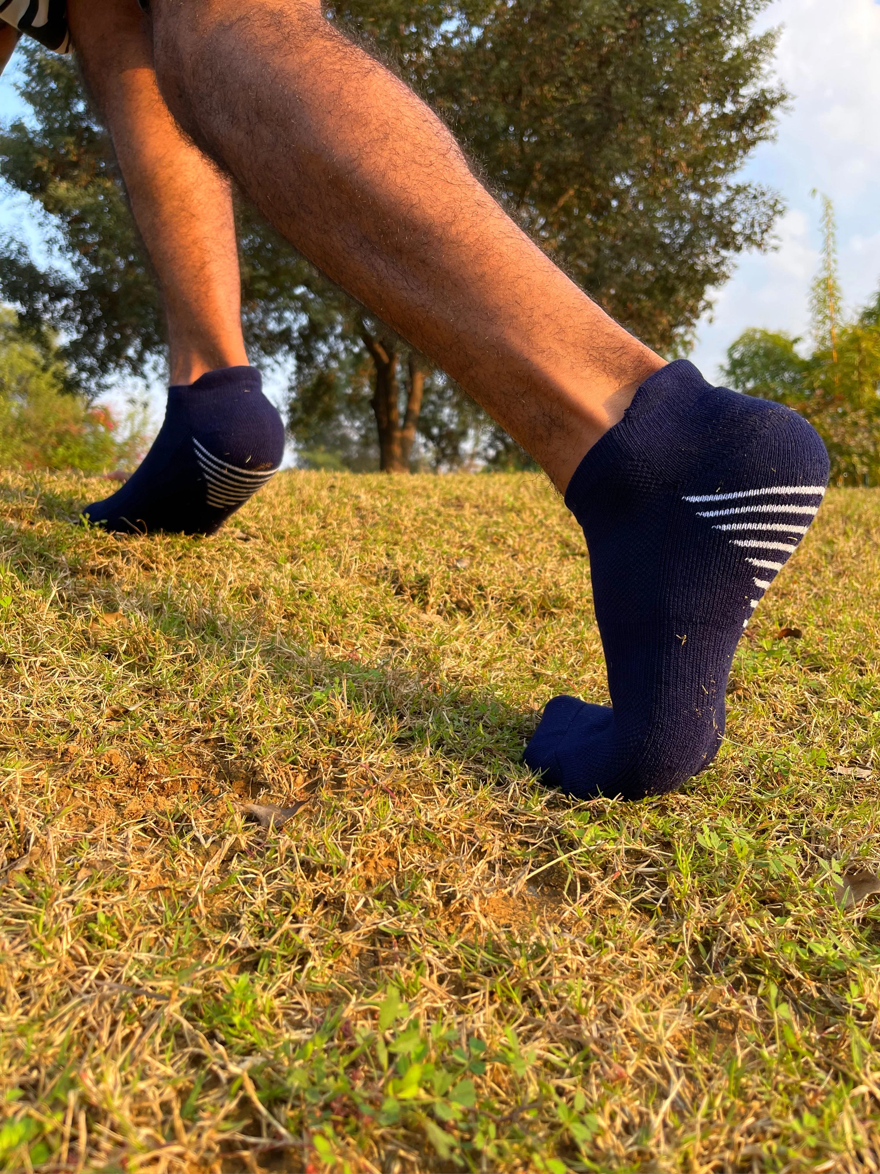 Hit the Gym Set of 3 Bamboo Socks For Men - Image 5