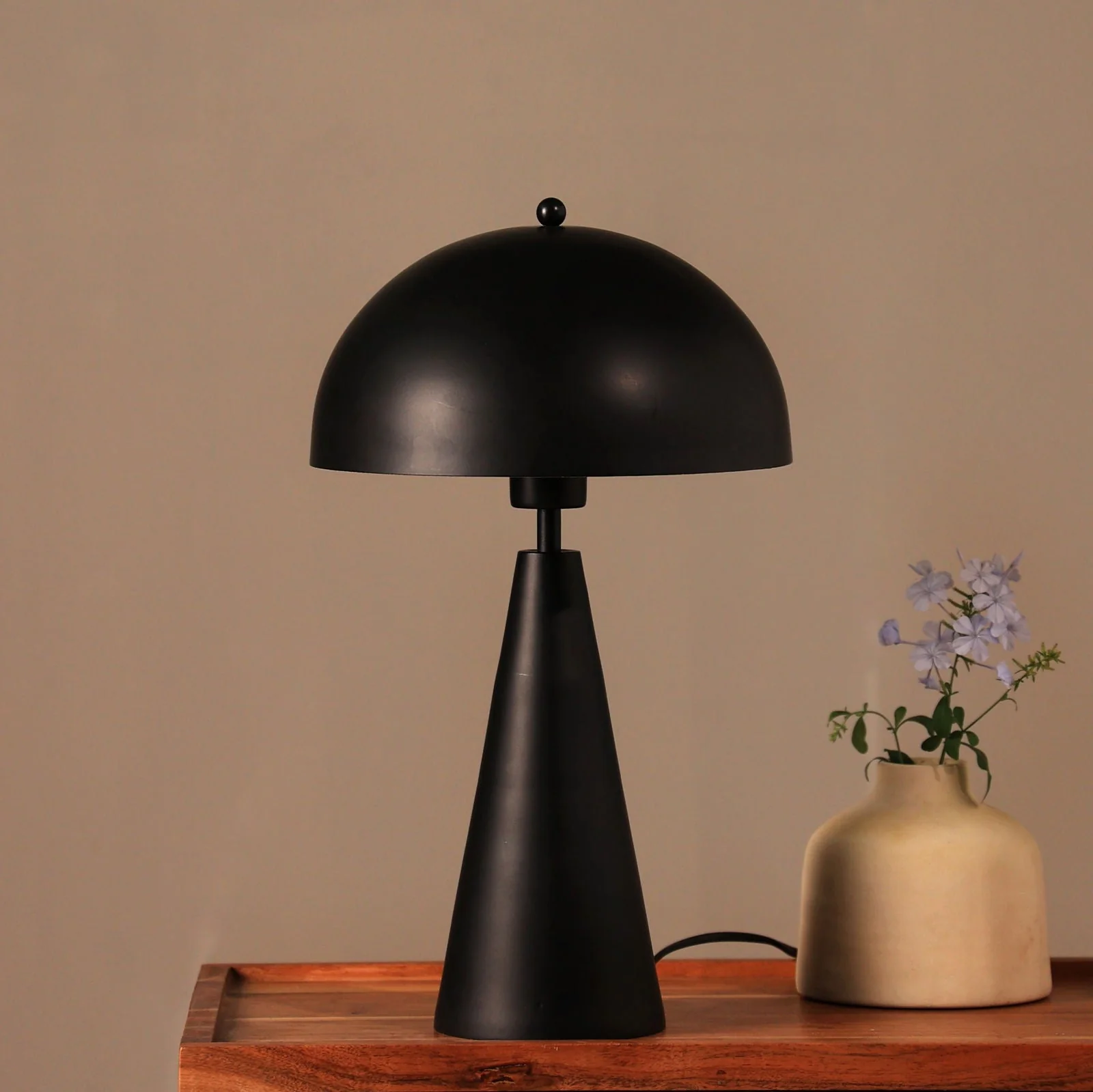 Hoa Sphere Table Lamp - Image 6