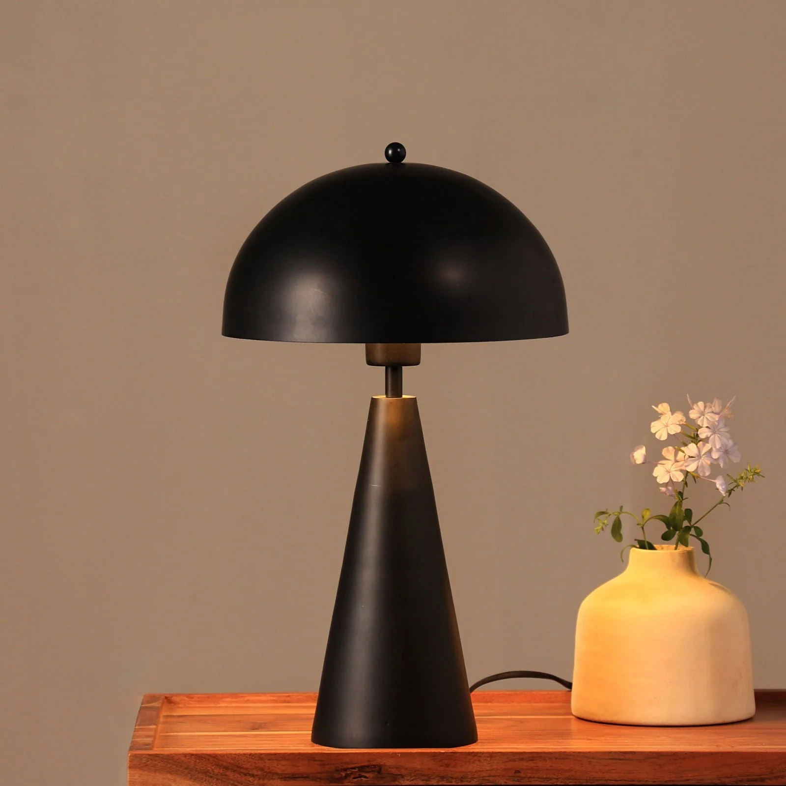 Hoa Sphere Table Lamp - Image 7