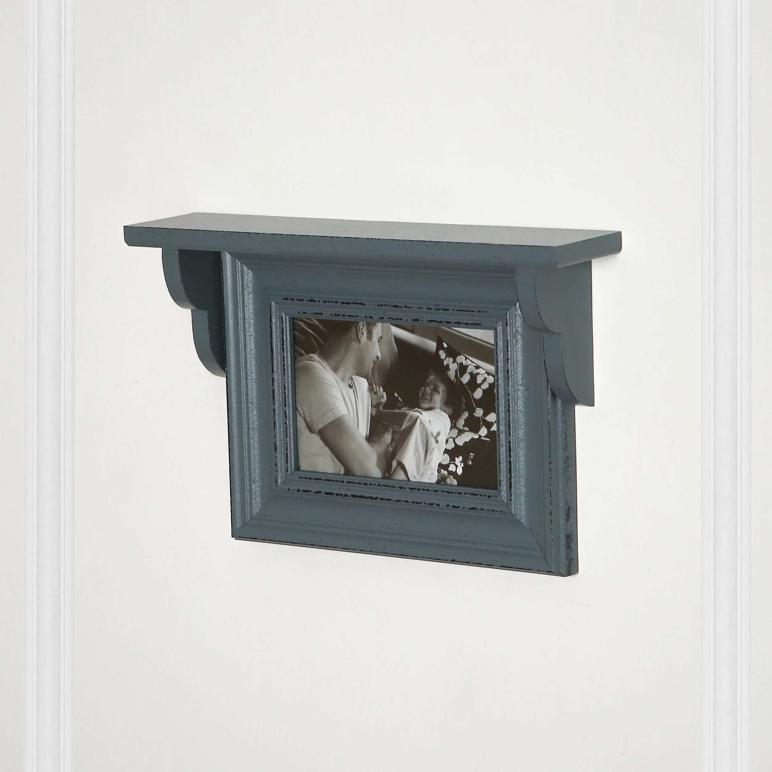Horizontal photoframe with wooden shelf - Image 3