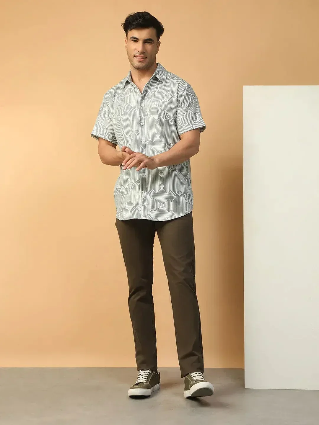 Hunk Light Green Geometric Print Collared Short Sleeve Men Oversized Shirt - Image 3