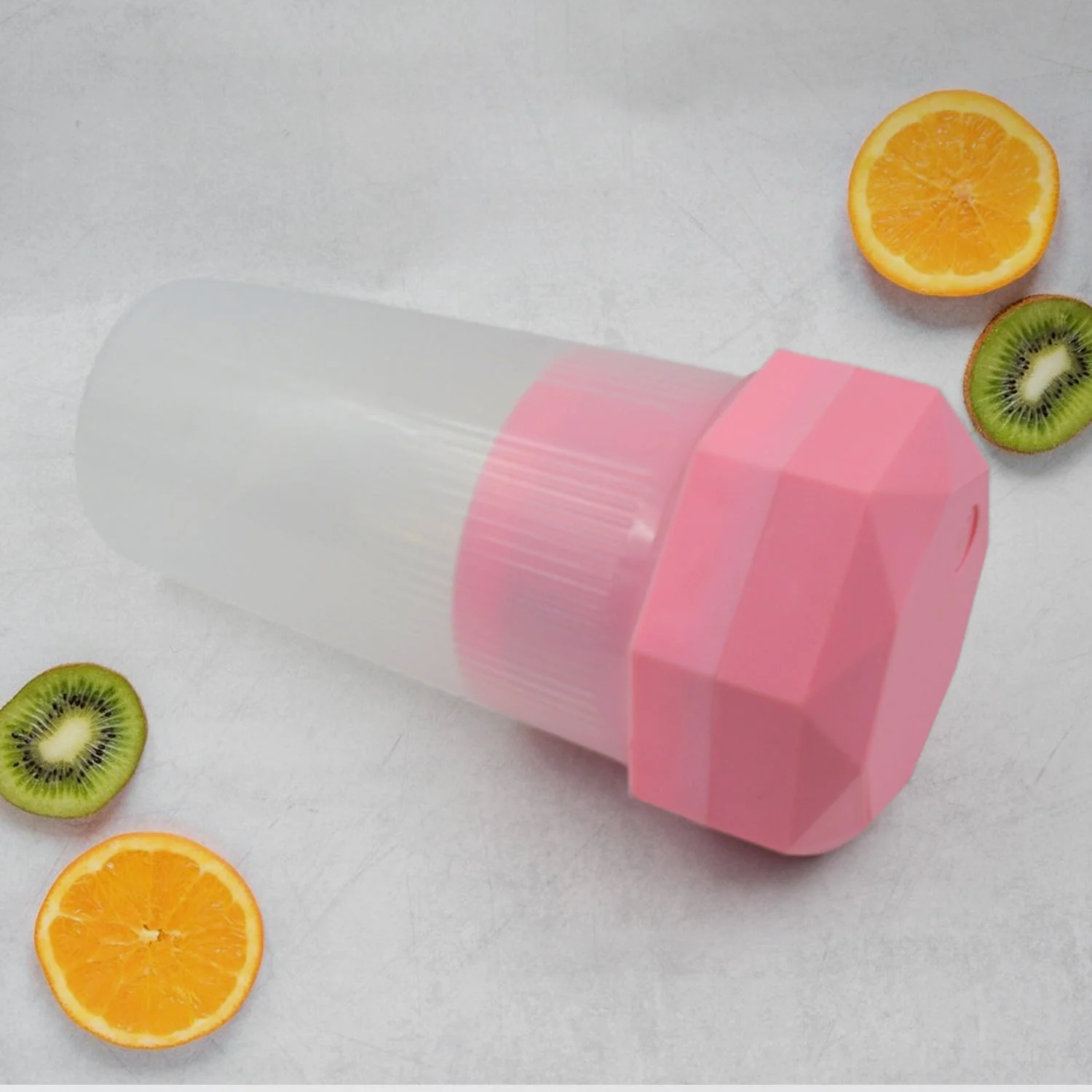 JuiceMate: USB-C Rechargeable 6-Blade Portable Juicer & Blender for Smoothies & Ice Crushing with Built-in 400ml Jar - Image 5