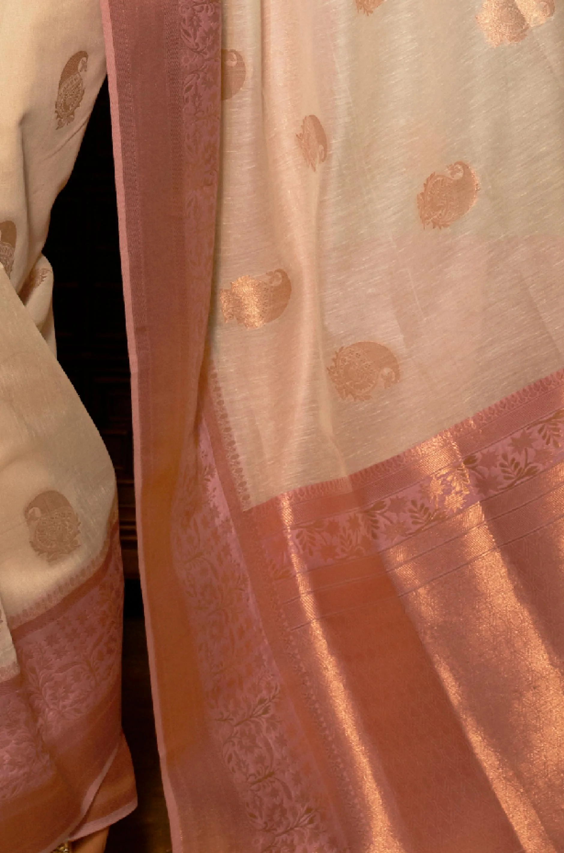 Light Purple Woven Linen Saree - Image 2