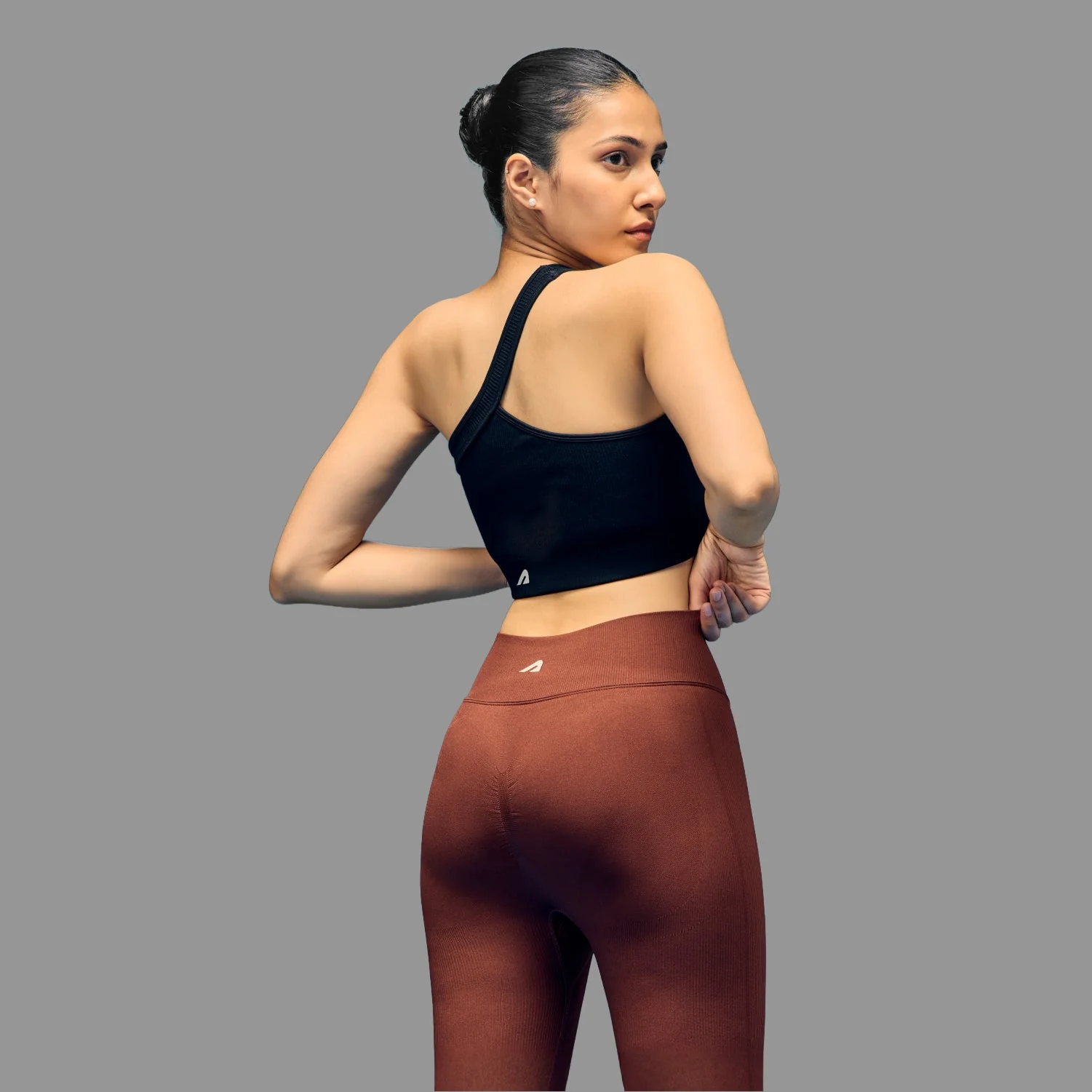 Limitless snatched Ruched back Flare Pants - Brown . - Image 2
