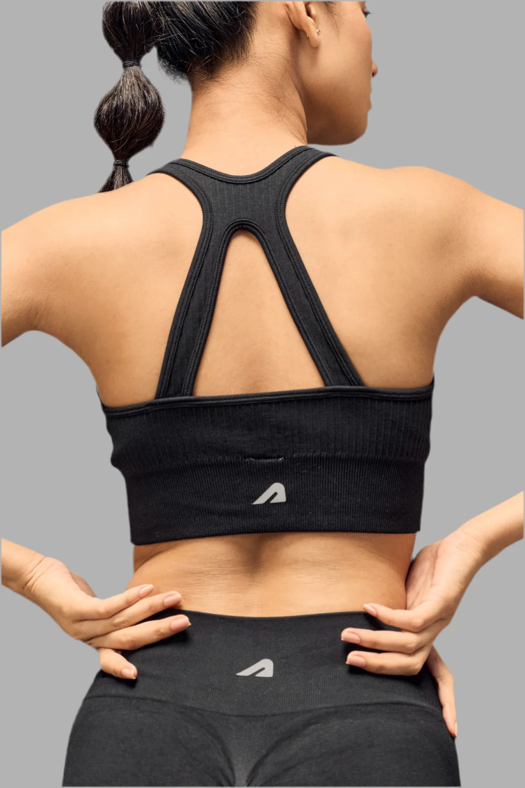 Limitless snatched seemless bra - Black - Image 2