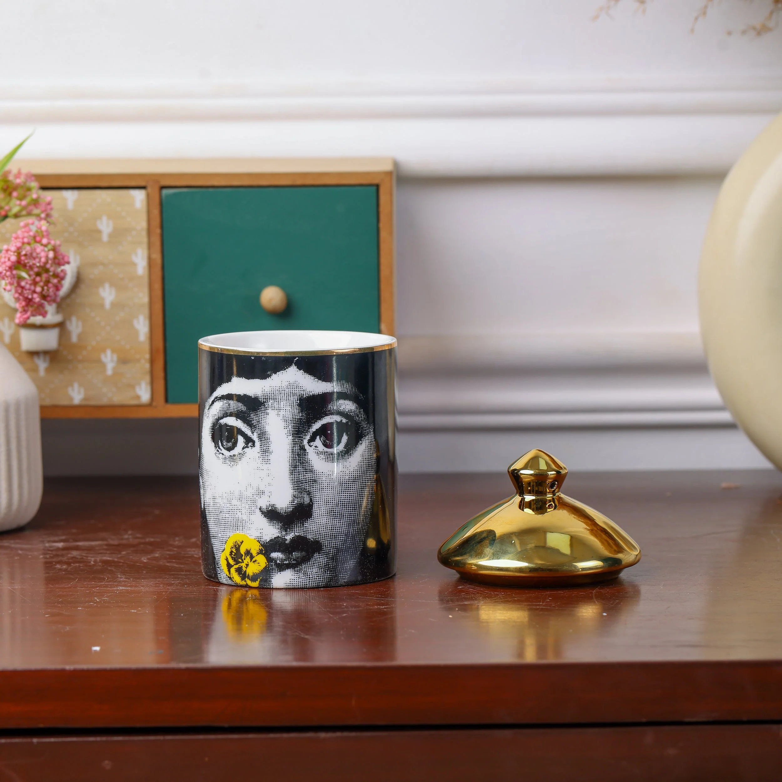 Lina Cavalieri Face Ceramic Jar - Image 6