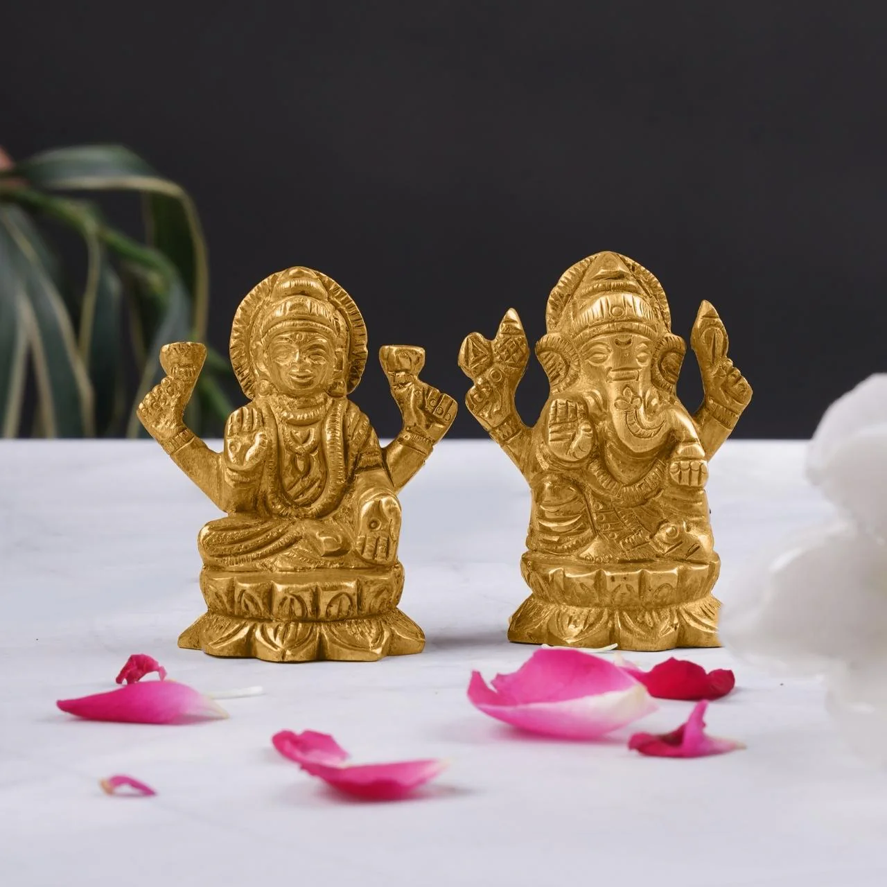 Lord Ganesh Goddess Lakshmi Pair Idol - Image 4