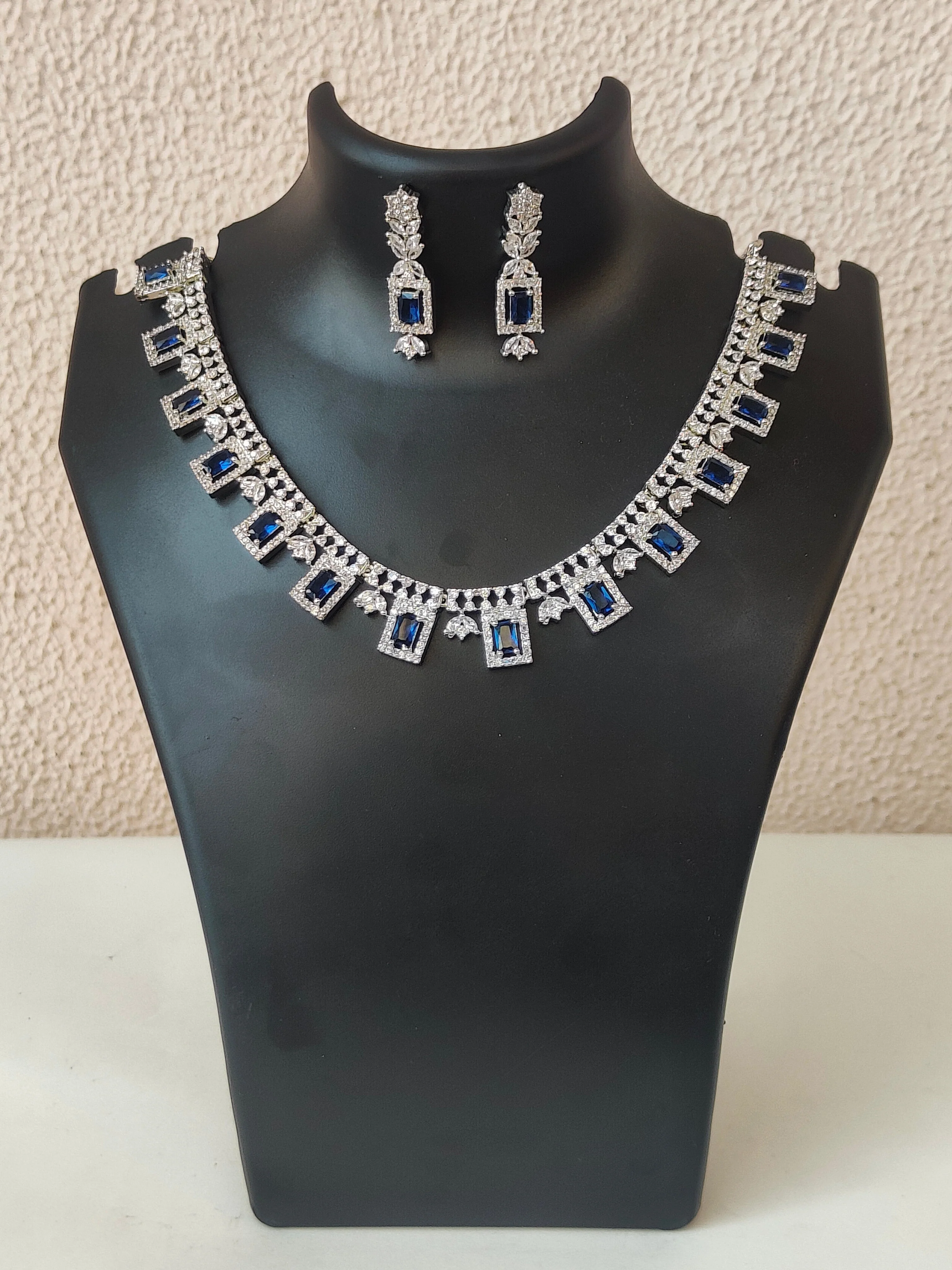 Luxury Gemstone Necklace Set – A Timeless Statement Piece - Blue - Image 3