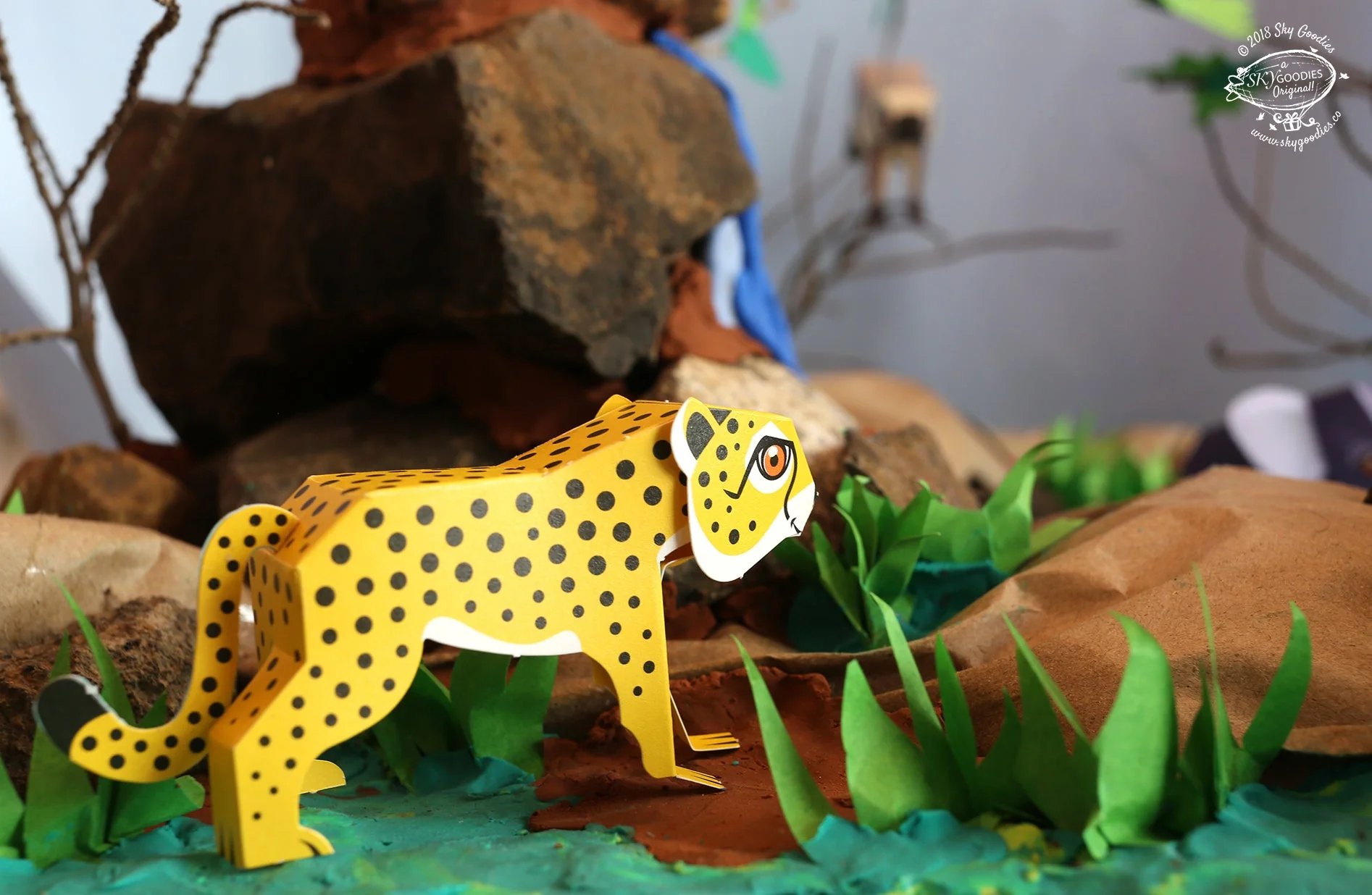 Mini Cheetah Animal Paper Craft Kit - Image 3