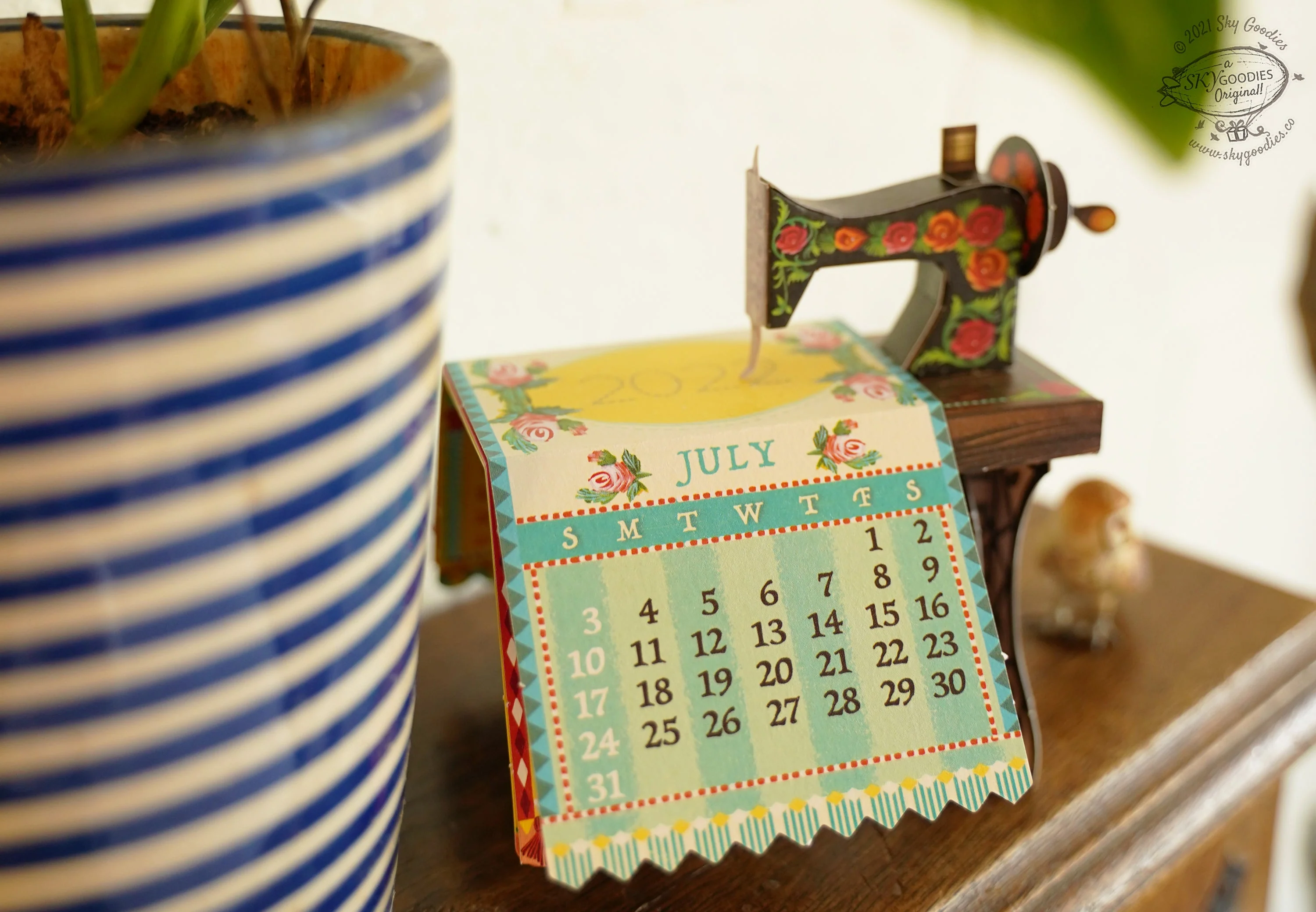 Mini Sewing Machine Desk Calendar 2025 DIY Paper Craft Kit - Image 15