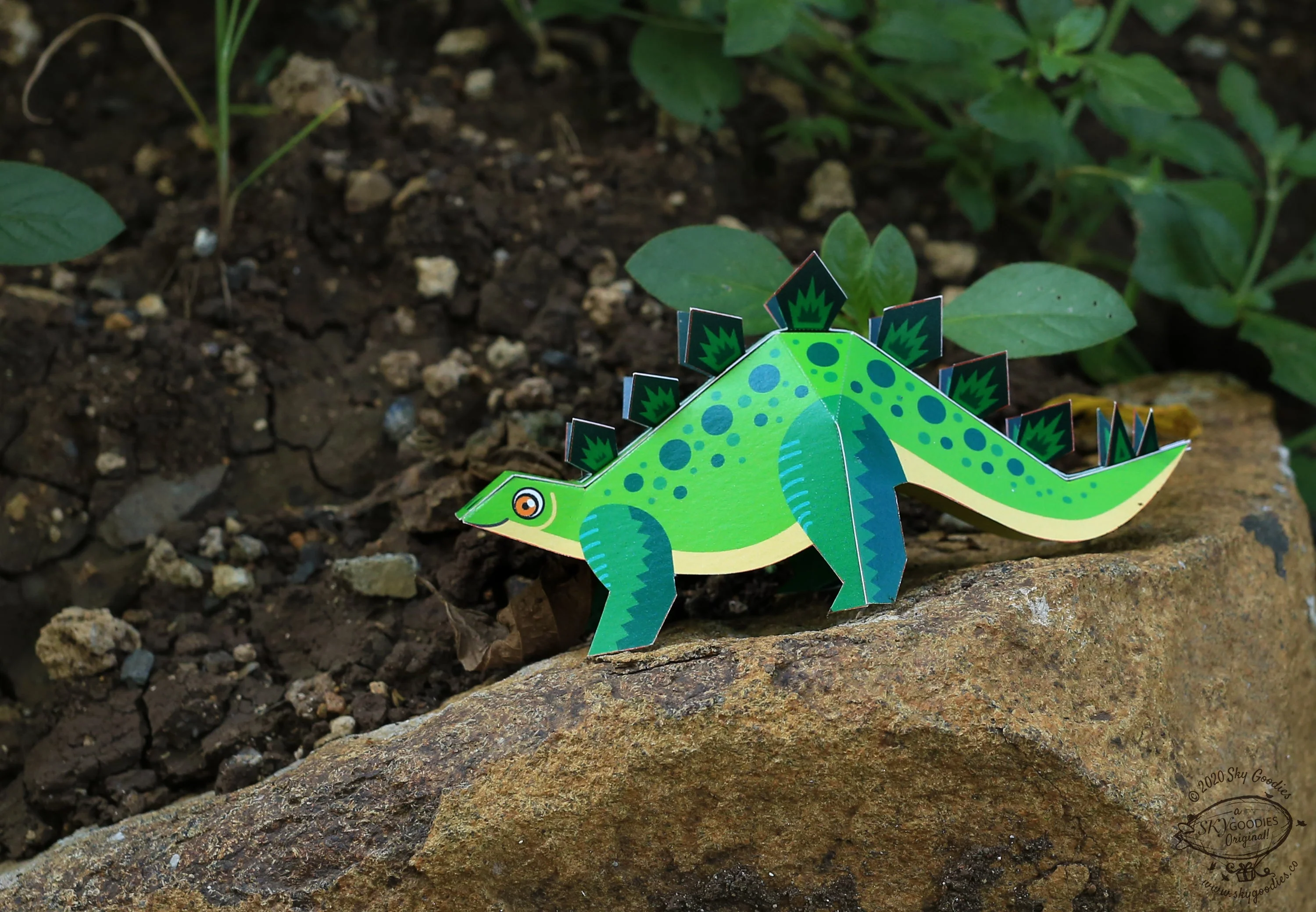 Mini Stegosaurus DIY Dinosaur Paper Craft Kit - Image 3