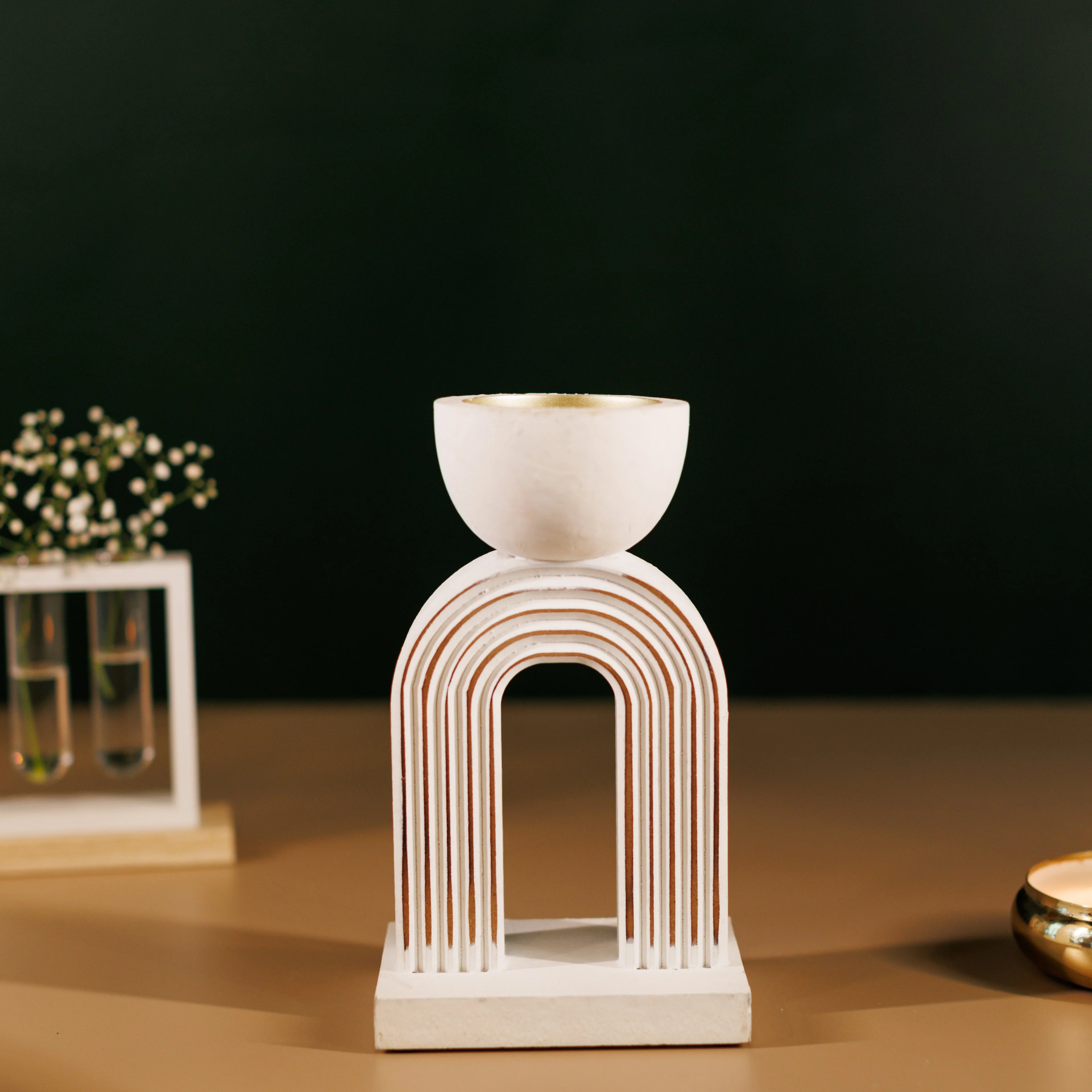 Minimalist pillar candle holder - Image 2