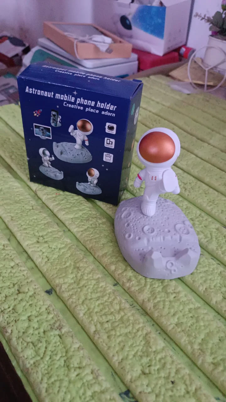 Mobile Holder Astronaut Phone Stand Planet Creative Fun 3D Design (1 Pc / Mix Design) - Image 7