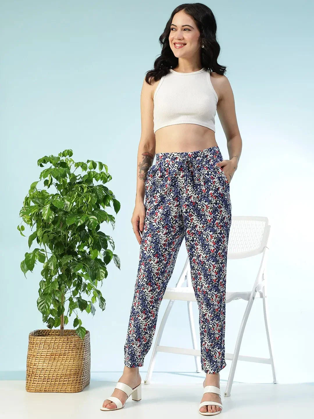 Multicolor Floral Print Elasticated Tapered Fit Narrow Linen Women Pant - Image 2