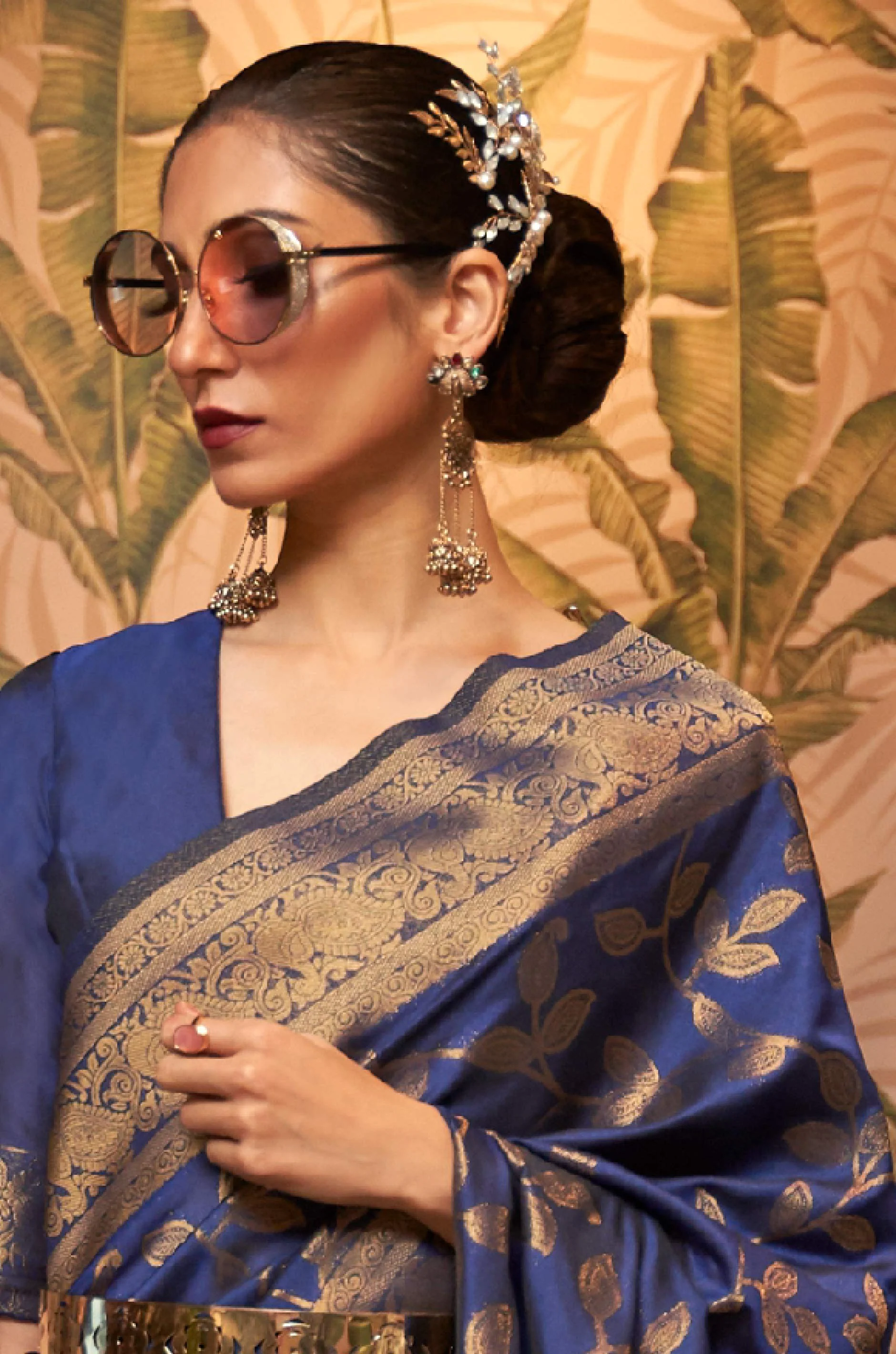Navy Blue Woven Silk Saree - Image 4