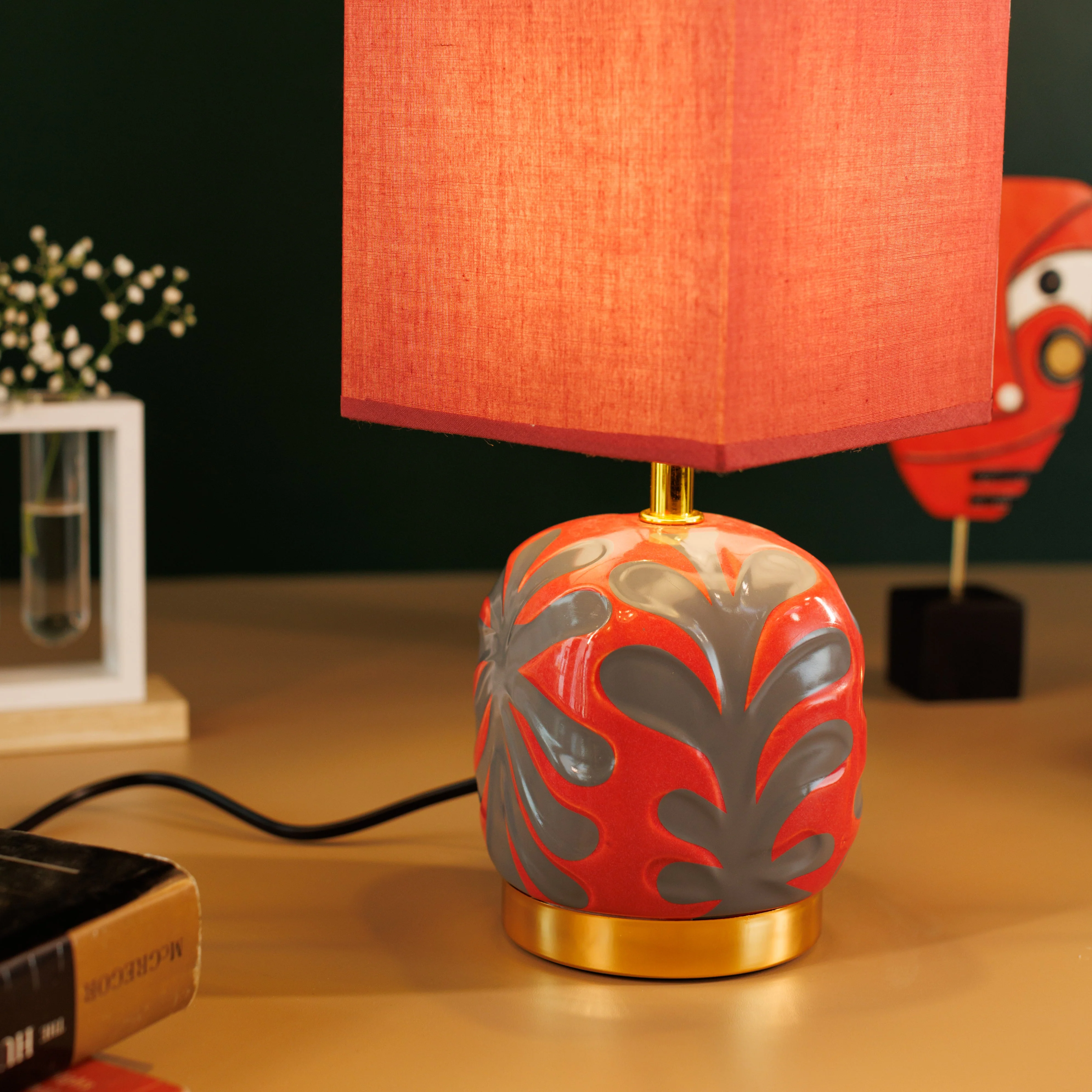 Nordic Simple Ceramic Vase Table Lamp- Red - Image 4